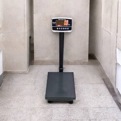 เครื่องชั่งดิจิตอล 100 kg. ค่าละเอียด 20 g. แท่นชั่งเสาพับได้ 30x40 cm.