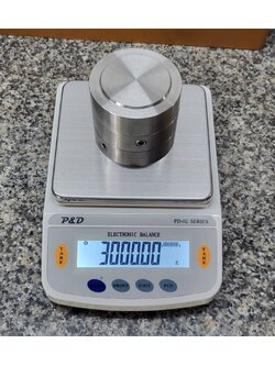 เครื่องชั่งละเอียด 3200 g. ค่าละเอียด 0.01 g.