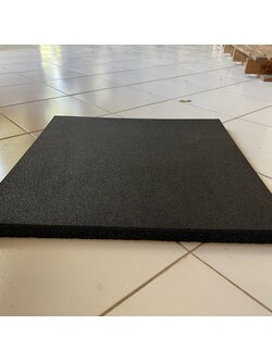 แผ่นยางขนาด 50x50 cm หนา 2.5 cm