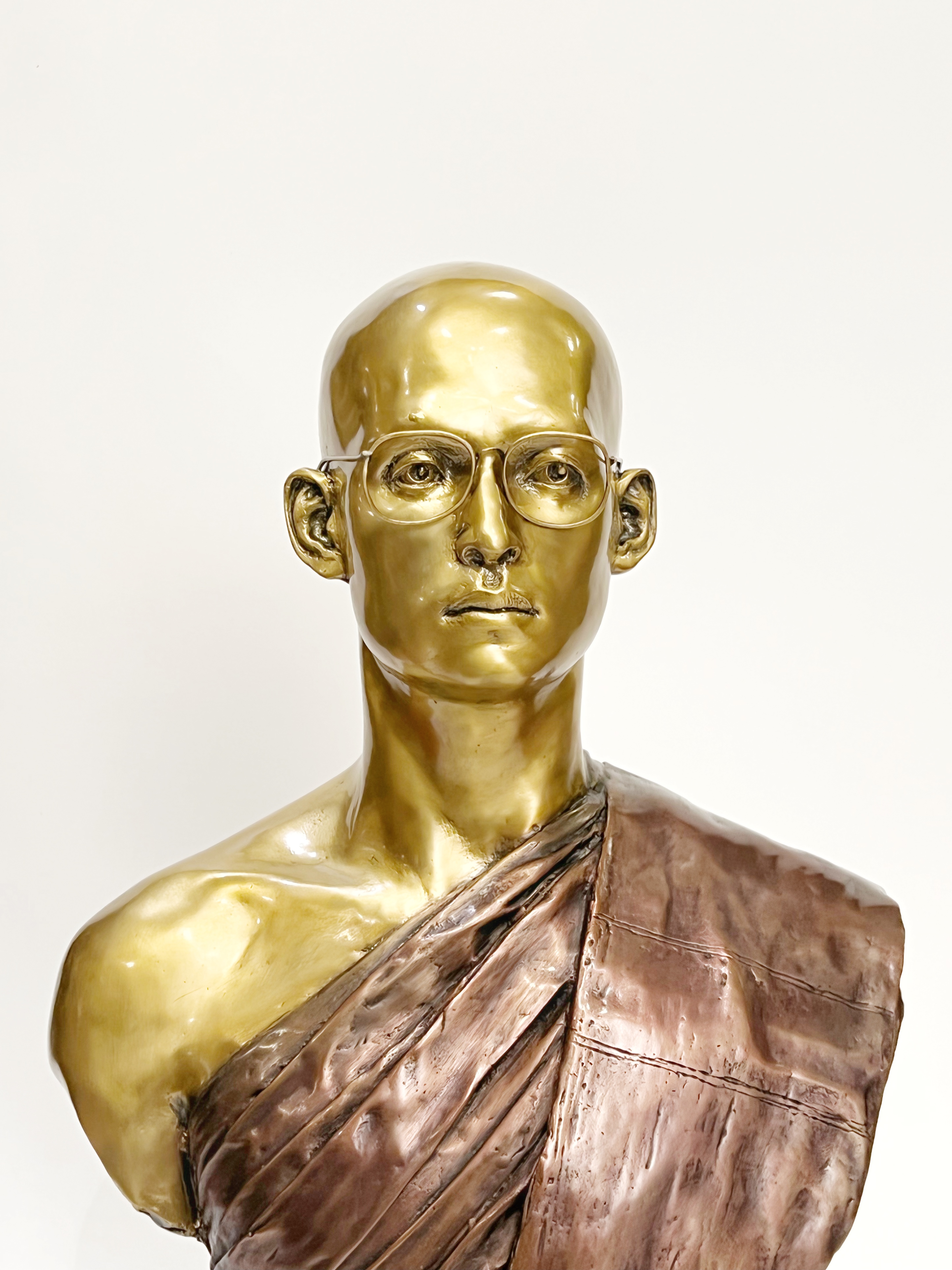 รัชกาลที่ 9 ทรงผนวช ครึ่งพระองค์ (ขนาดกลาง)