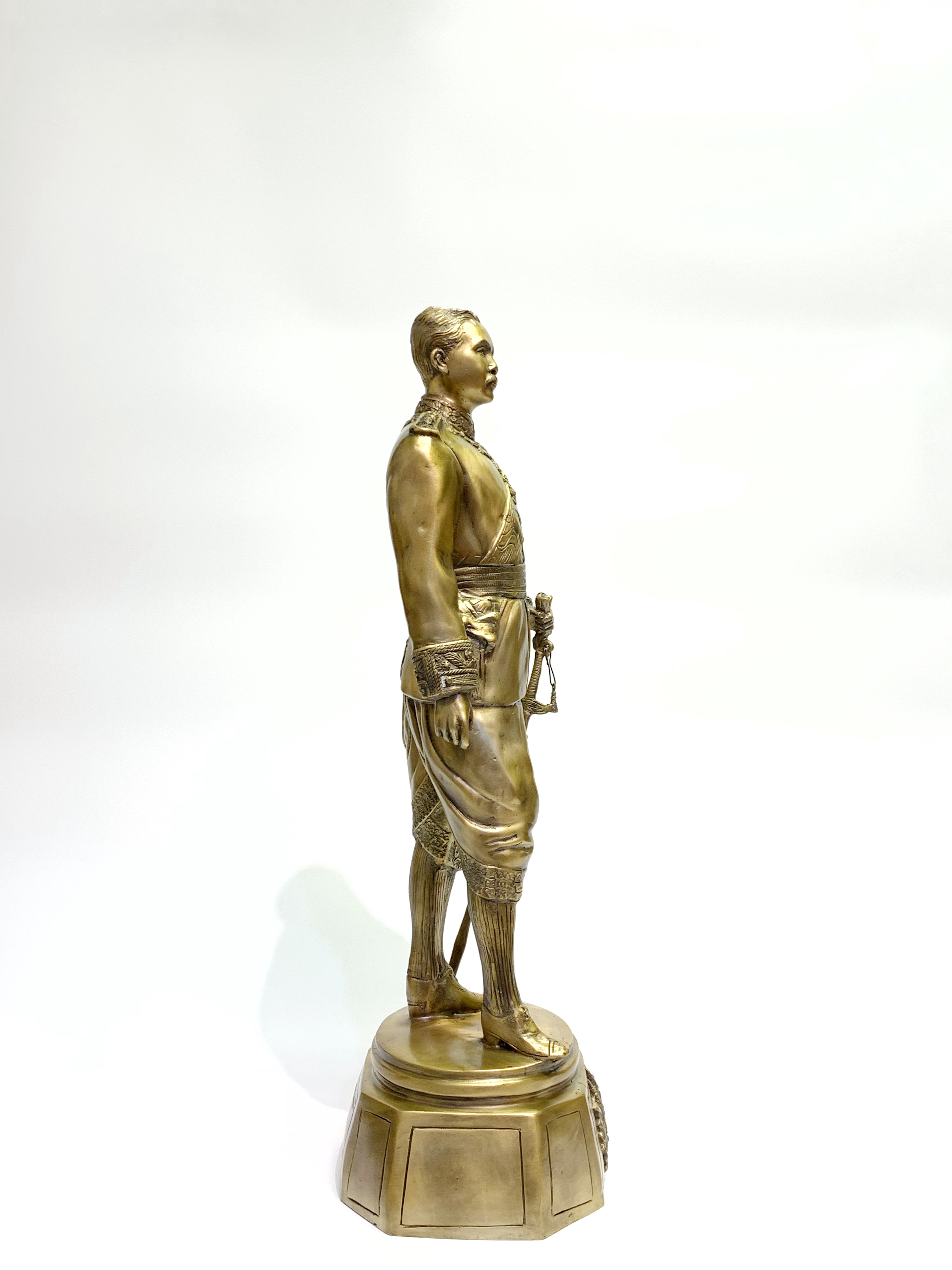 รัชกาลที่ 5 หน้าตัก 9 นิ้ว