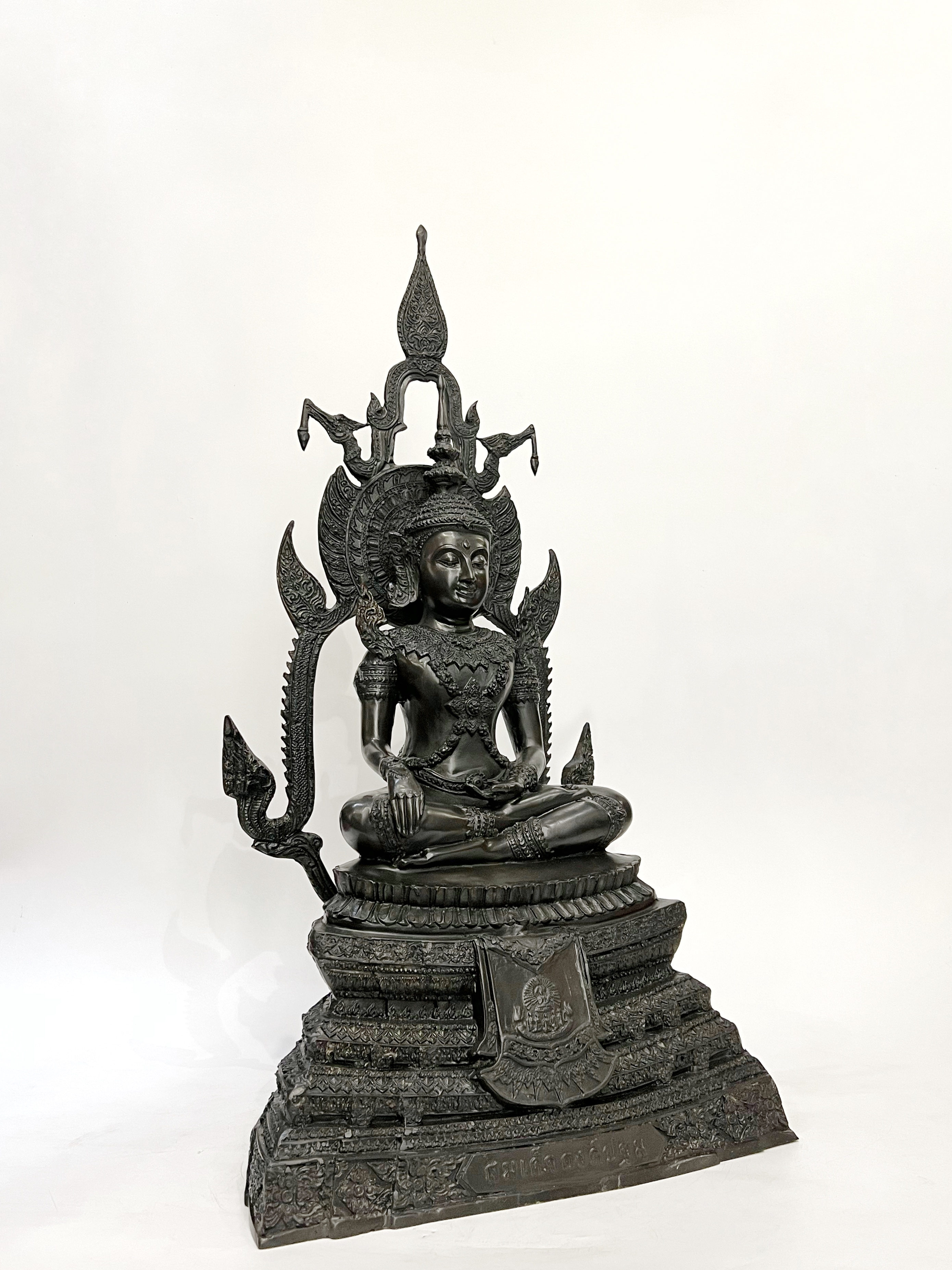 สมเด็จองค์ปฐม หน้าตัก 9 นิ้ว