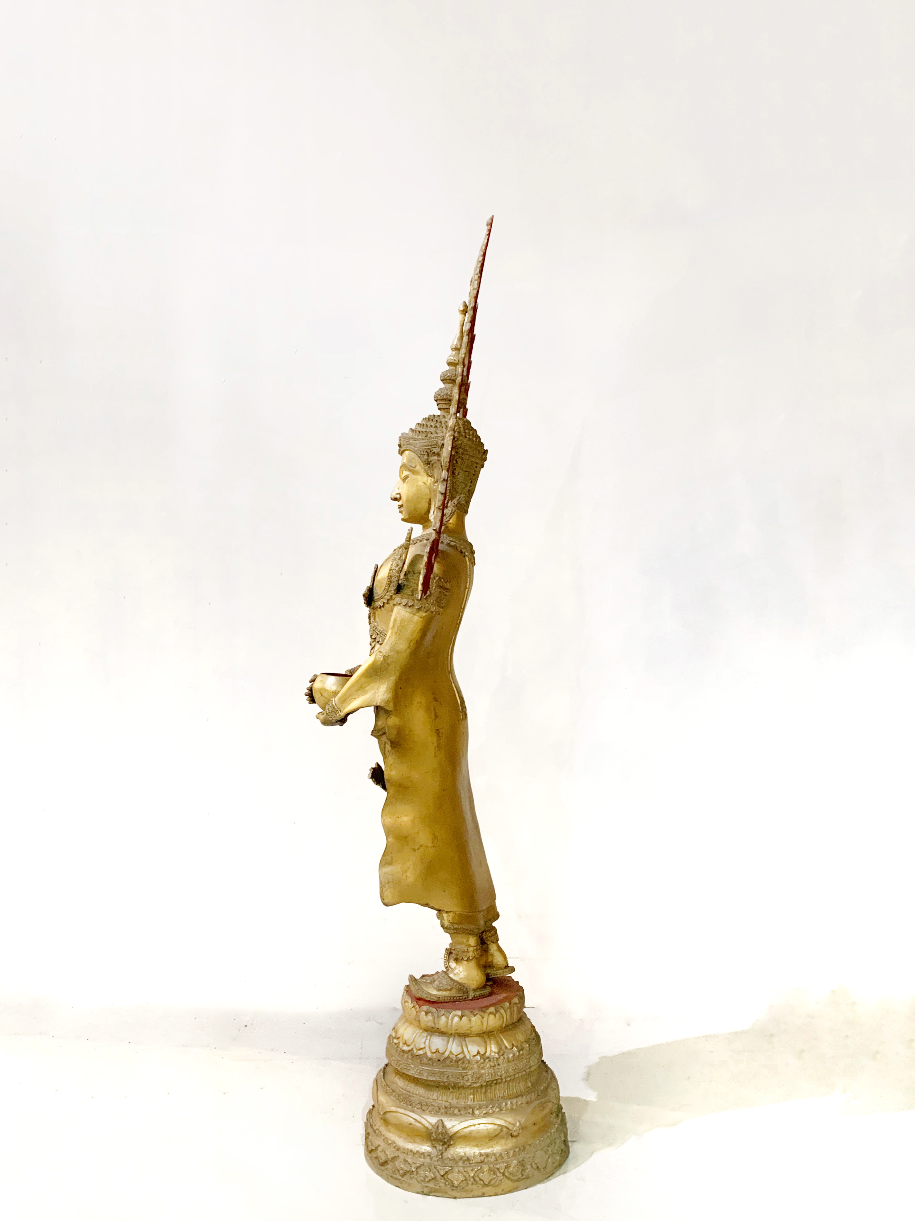 พระพุทธมหาจักรพรรดิ สูง 52 นิ้ว