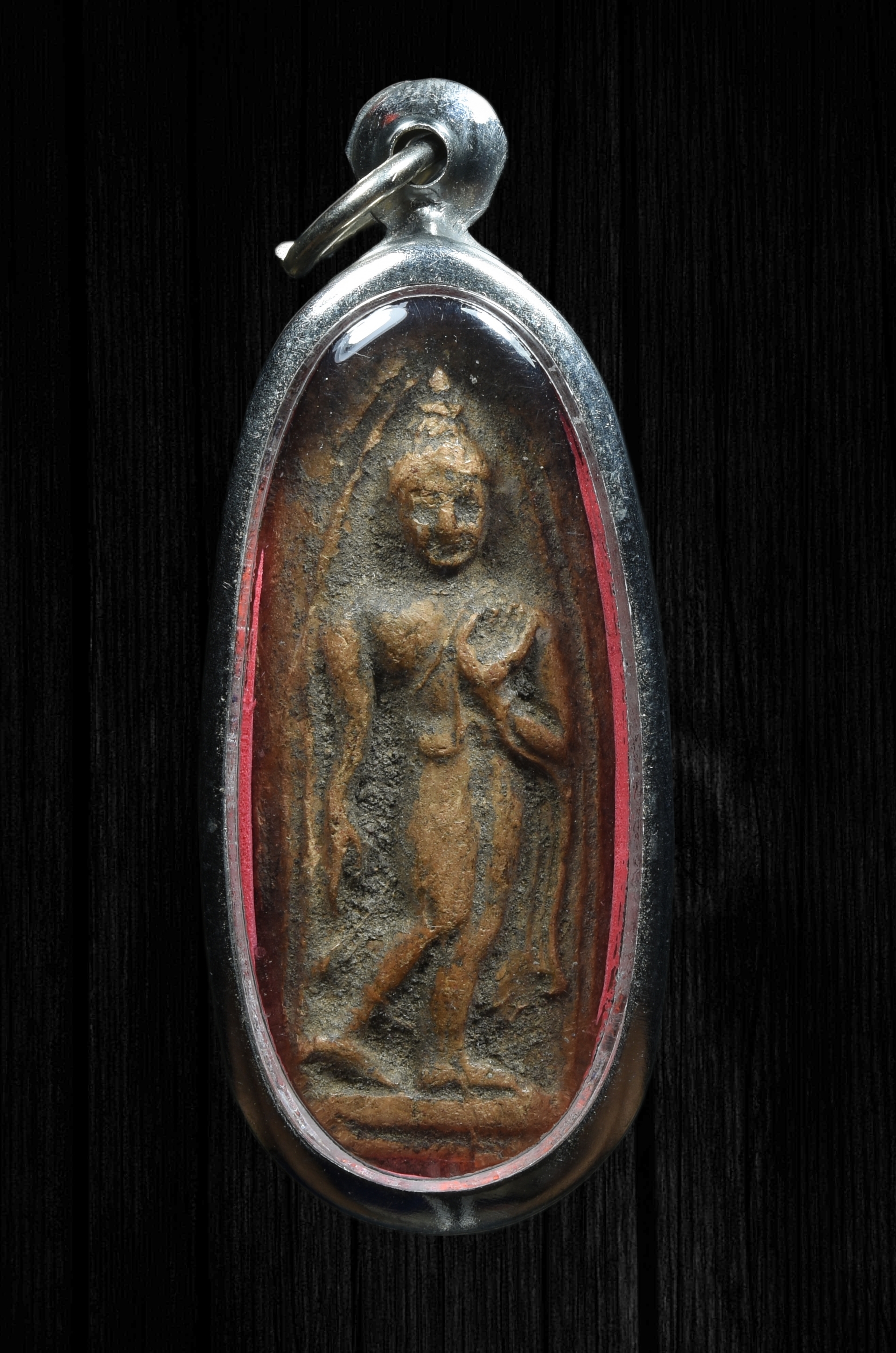 พระลีลากรุลานดอกไม้ เนื้อดิน