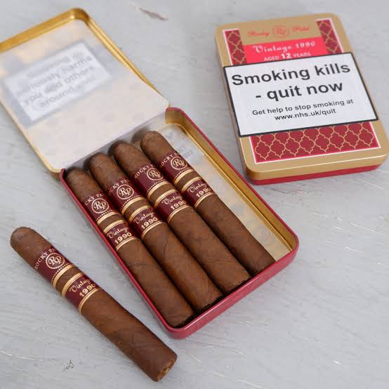 RP Vintage 1990 Juniors 4"x38 1 ตลับ 5 แท่ง