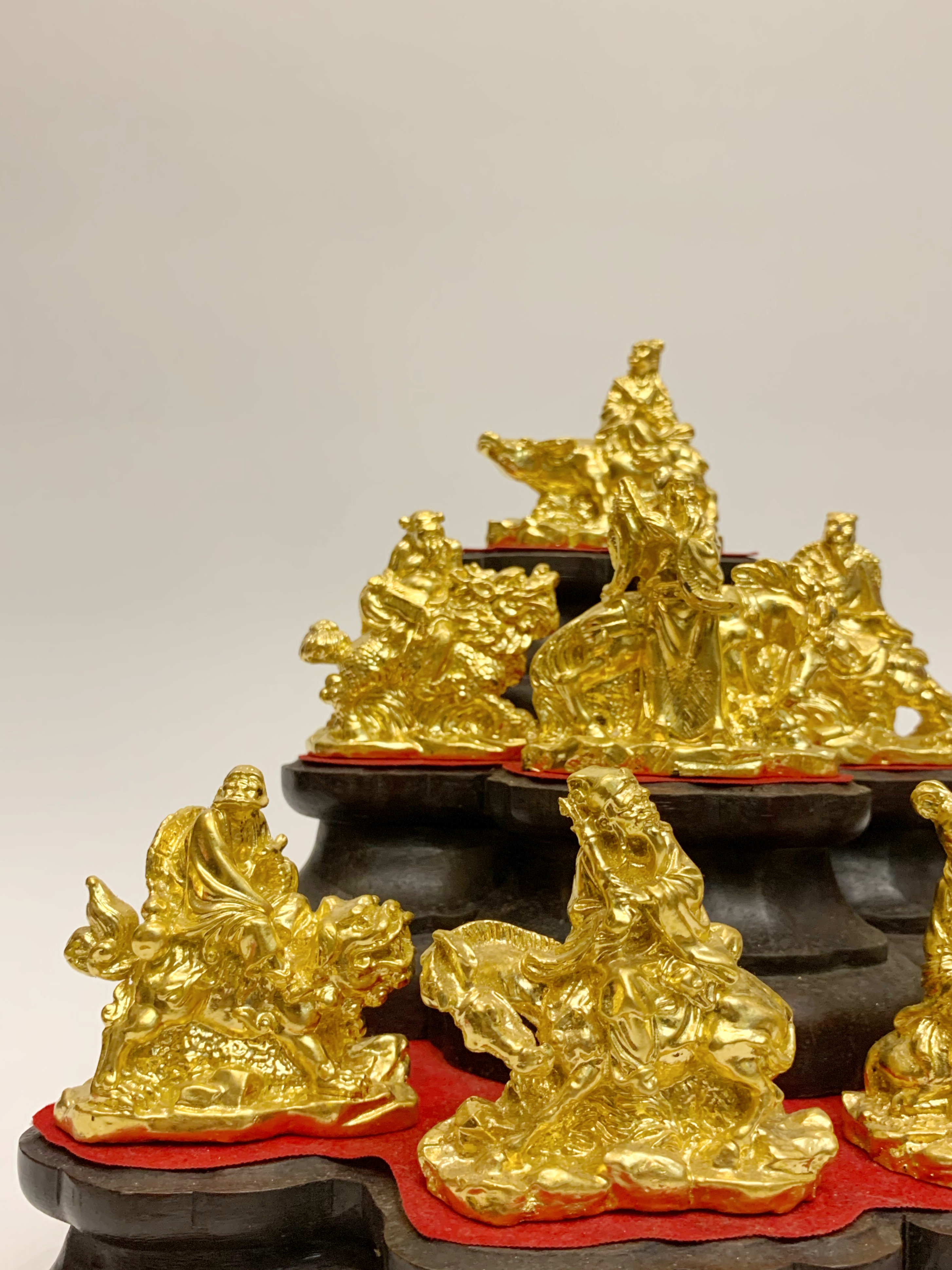 ชุด แปดเซียน พร้อมฐานไม้มะค่า