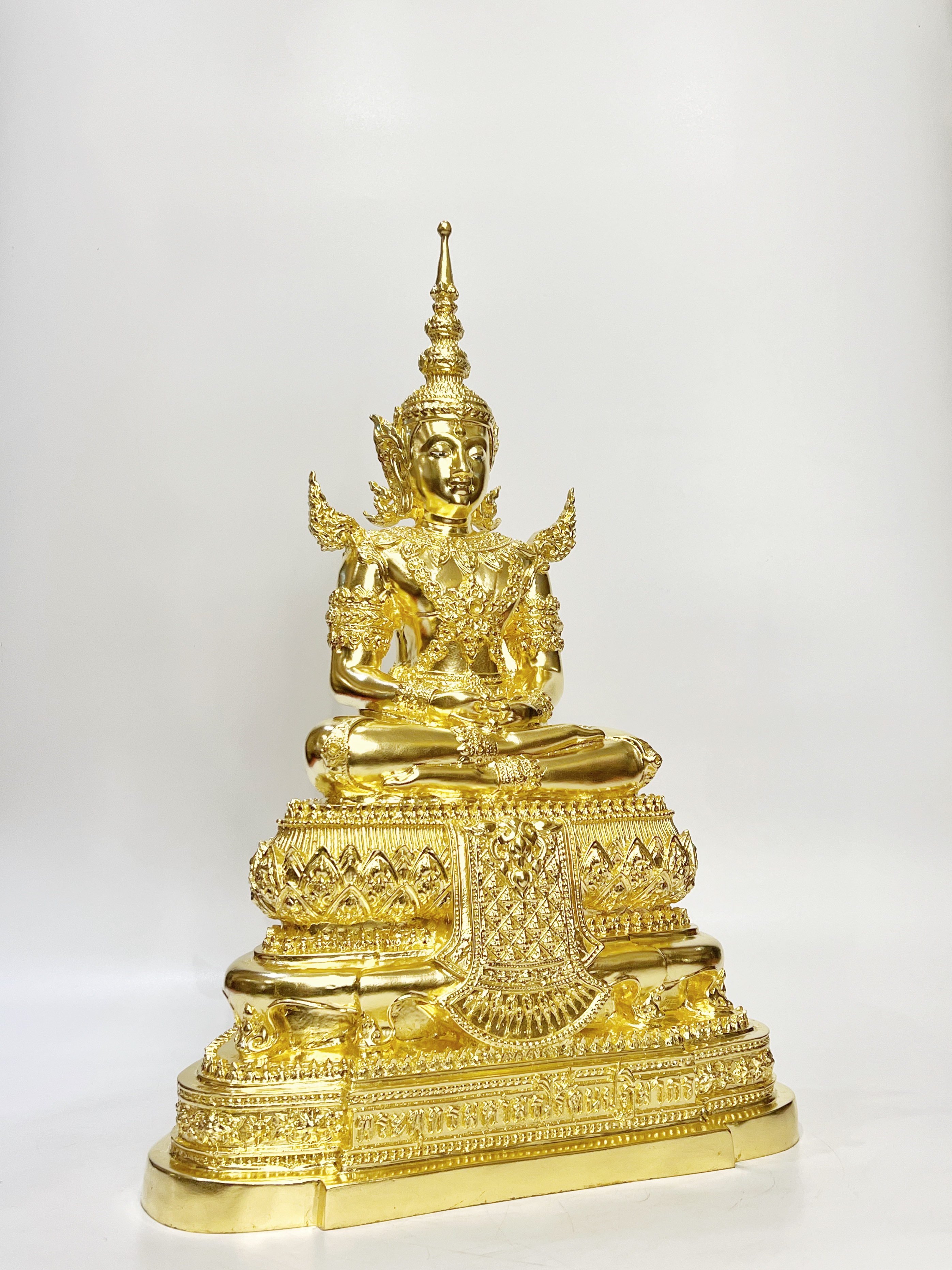 พระแก้วมรกต ทรงเครื่องฤดูร้อน หน้าตัก 9 นิ้ว