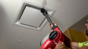 MILWAUKEE M18 FCVL-502 เครื่องดูดฝุ่นด้ามจับไร้สาย แรงดัน 18 โวลท์ รวมเครื่องชาร์จแบบฟาสชาร์จและแบต 18V@5.0AH x 2 ก้อน