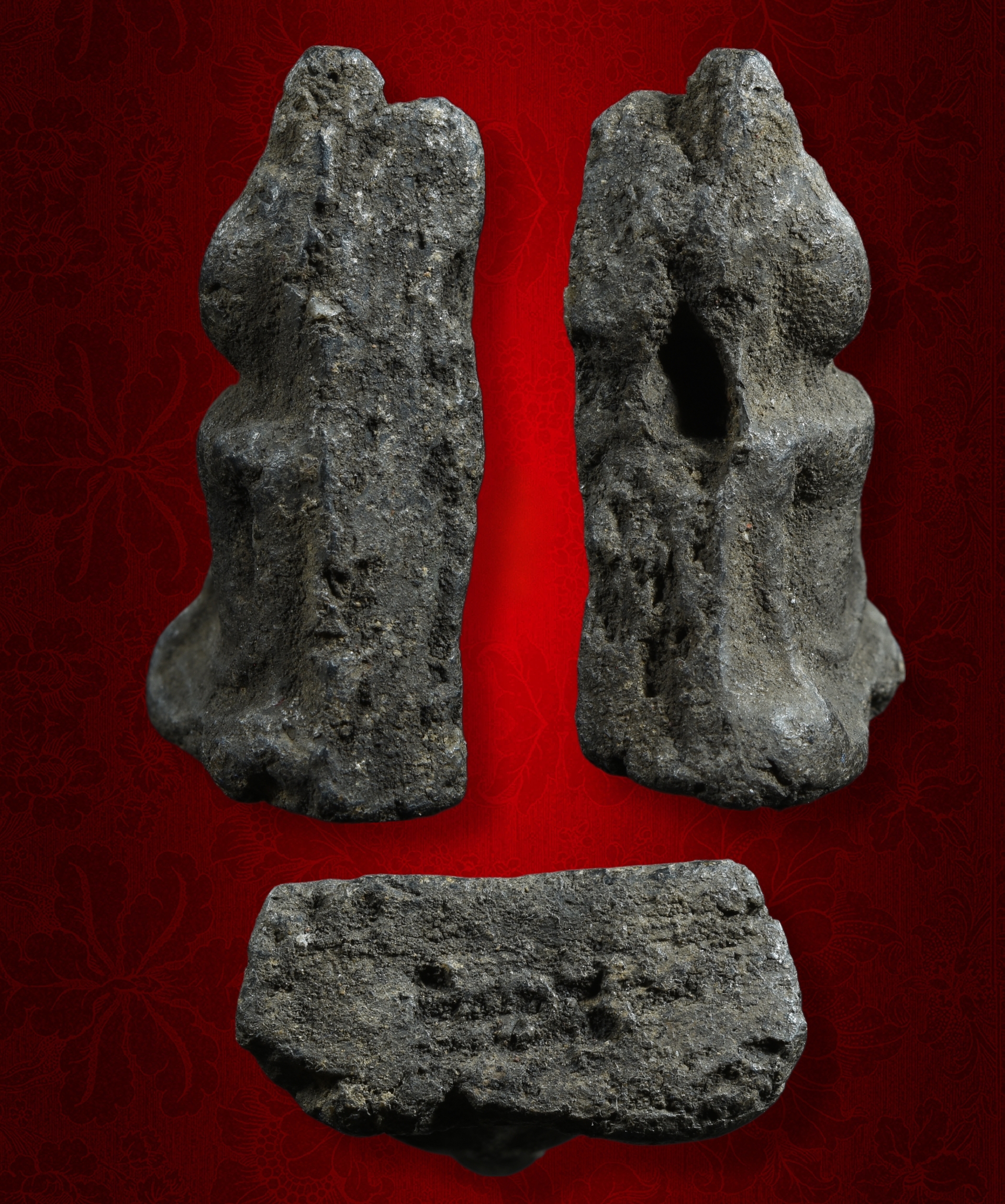 พระนางพญา พิมพ์เข่าโค้ง เนื้อดำ