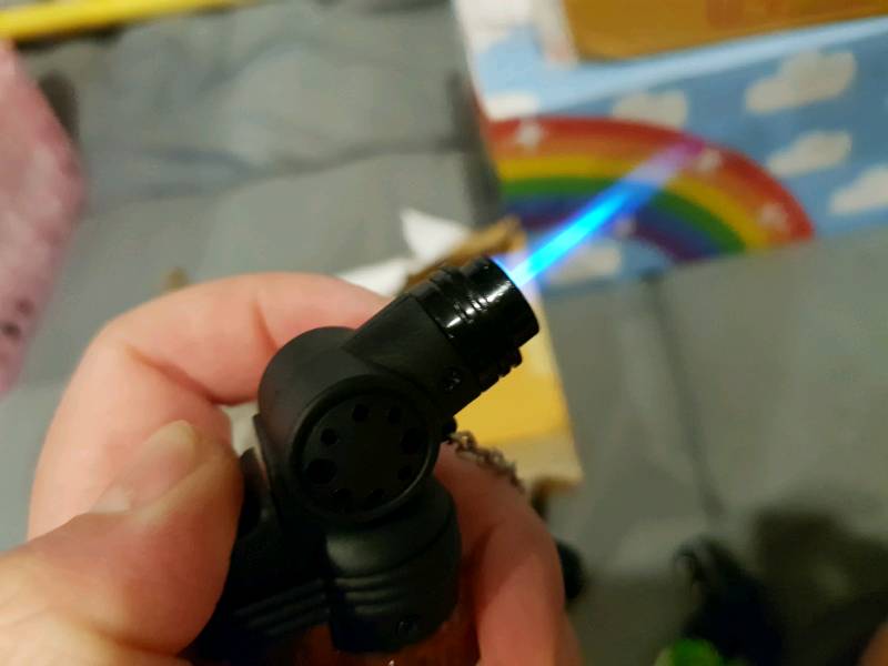 ไฟแช็คฟู่ แรง (ทนลม)