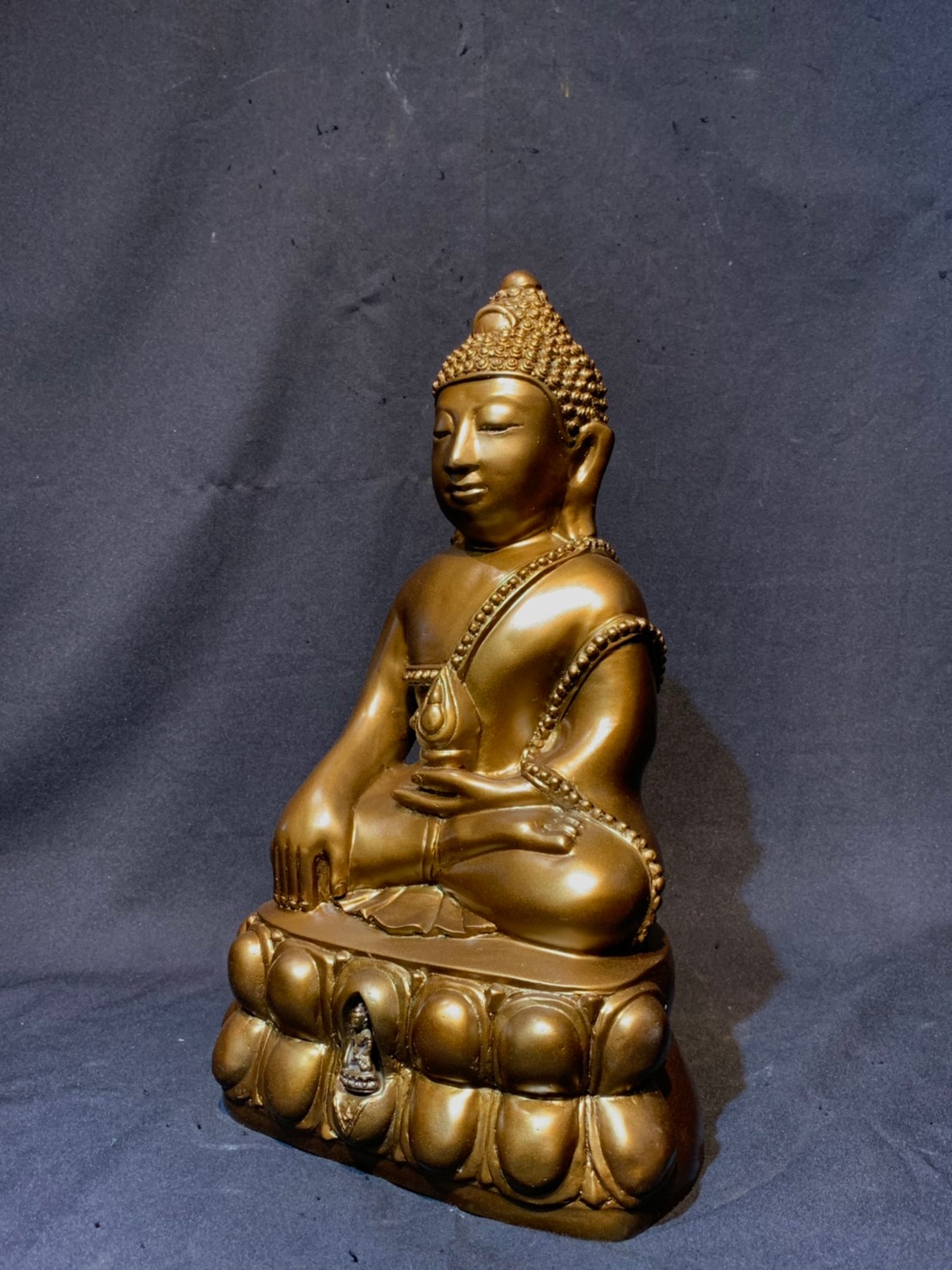 พระกริ่งจักรพรรดิ หน้าตัก 9 นิ้ว