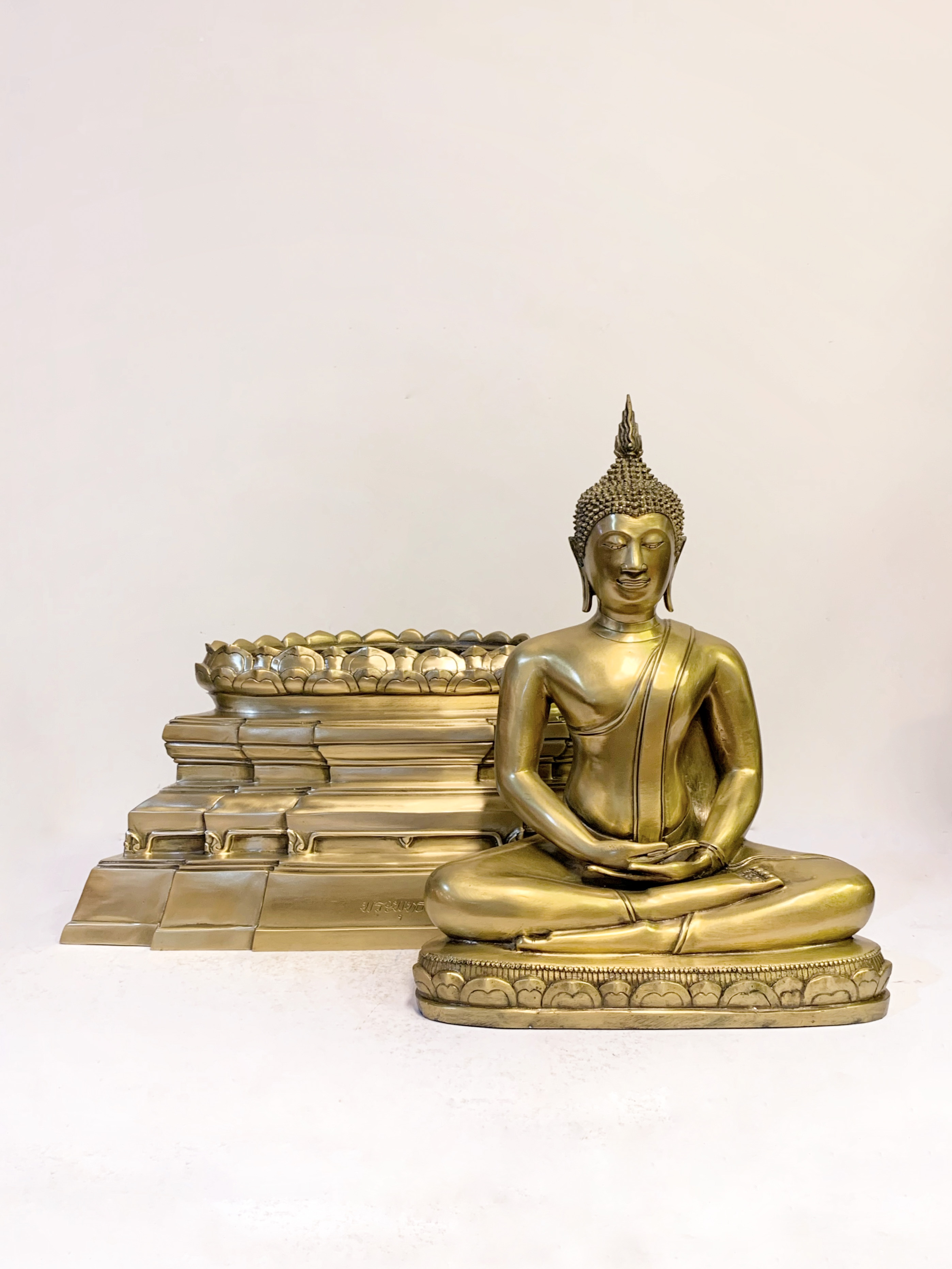 พระพุทธสิหิงค์ หน้าตัก 9 นิ้ว