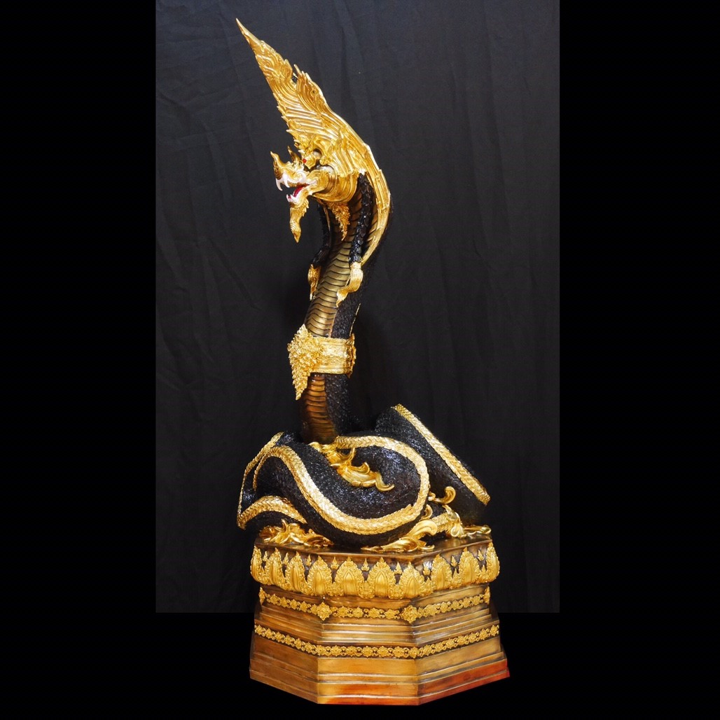 พญานาค สูง 159 cm.