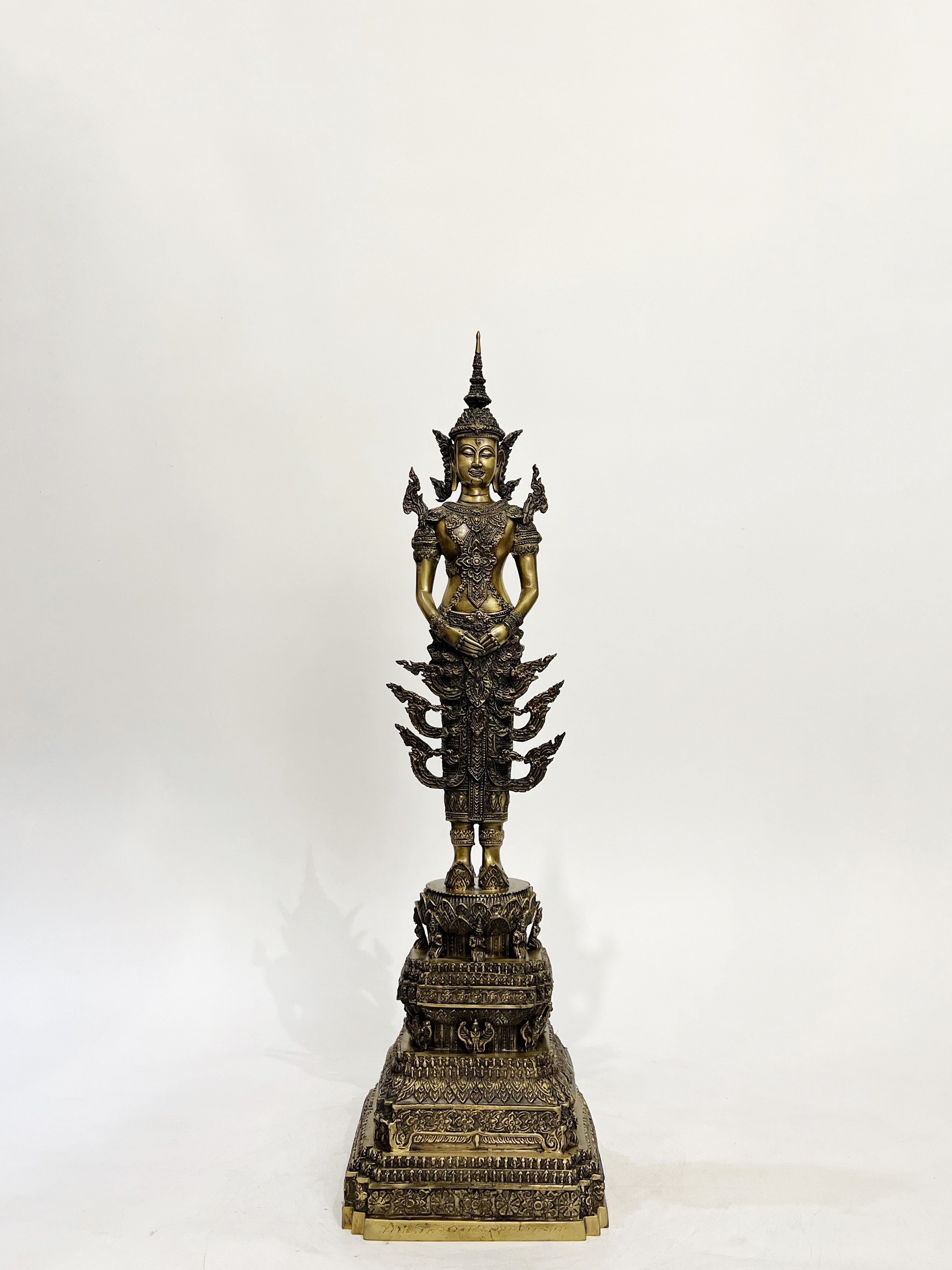 พระพุทธรูปปางถวายเนตร ทรงเครื่องจักพรรดิ์ หน้าตัก 5 นิ้ว