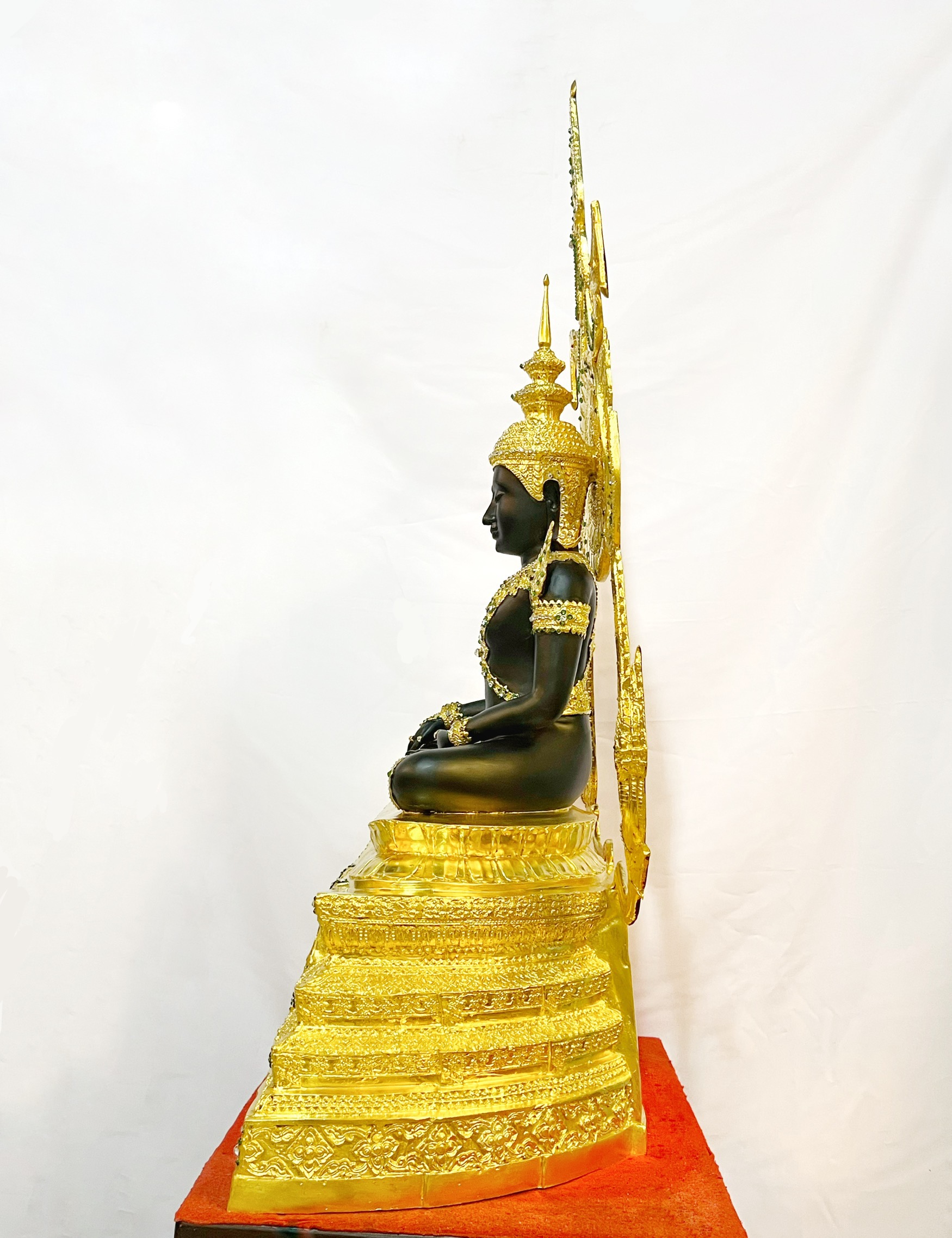 สมเด็จองค์ปฐม หน้าตัก 16 นิ้ว