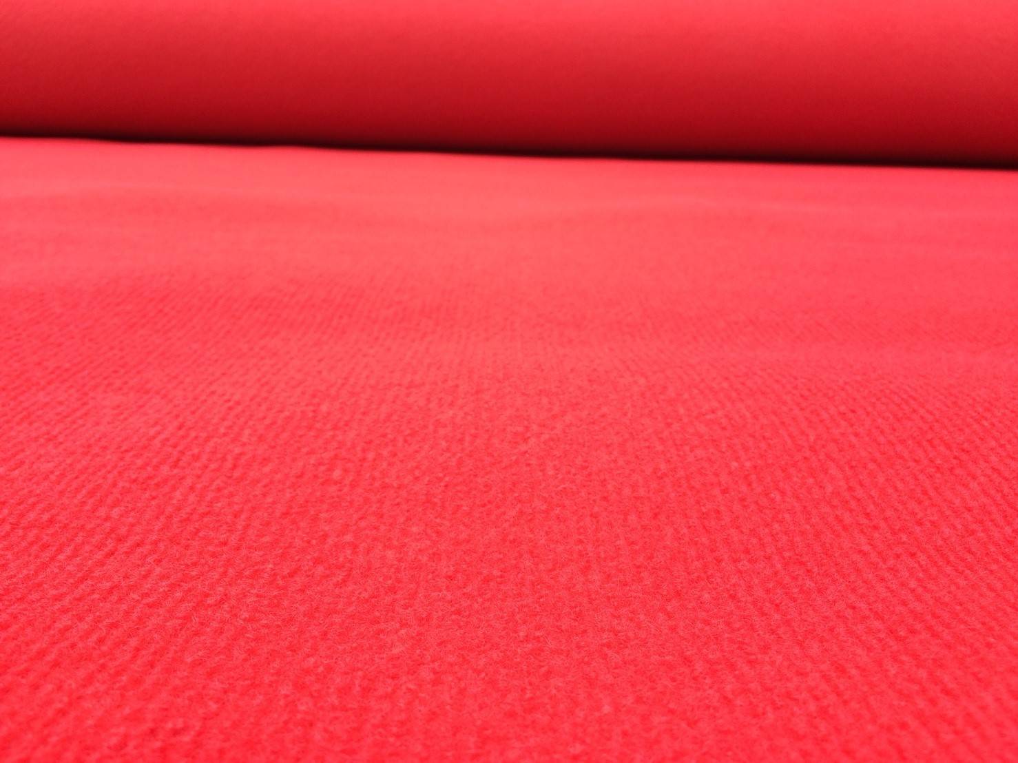 พรมลูกฟูก หรือพรมปูวัด สีแดงสด 011 หนา 4-6 มิล