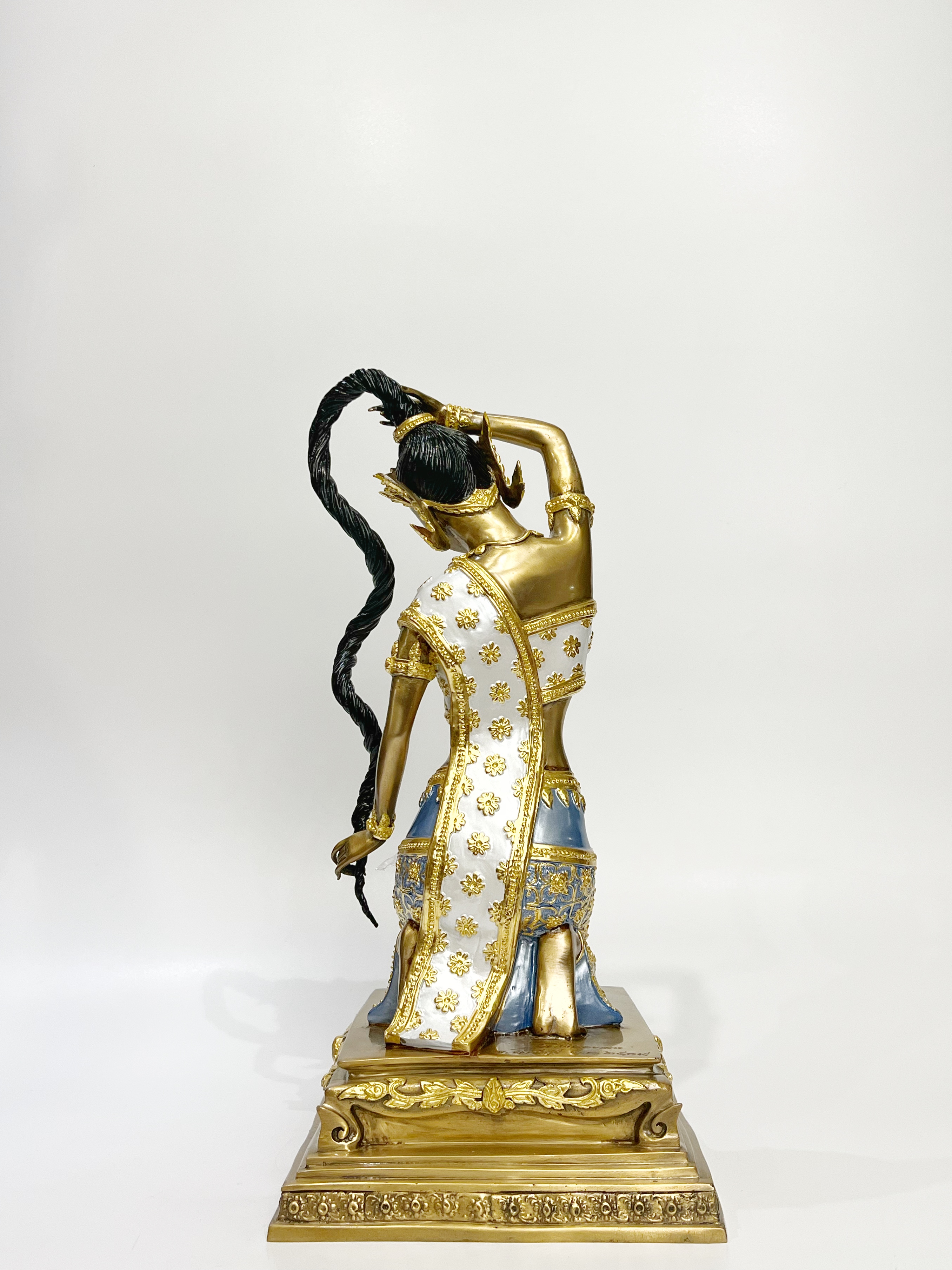 พระแม่ธรณีบีบมวยผม หน้าตัก 9 นิ้ว