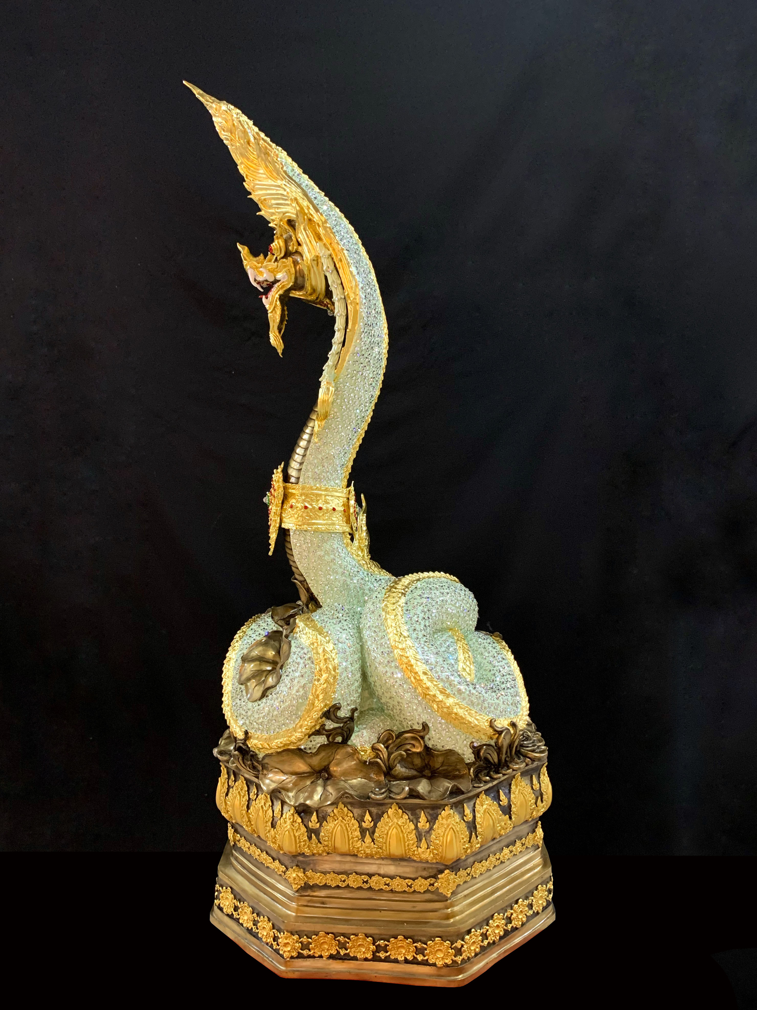 พญานาค สูง 149 cm.