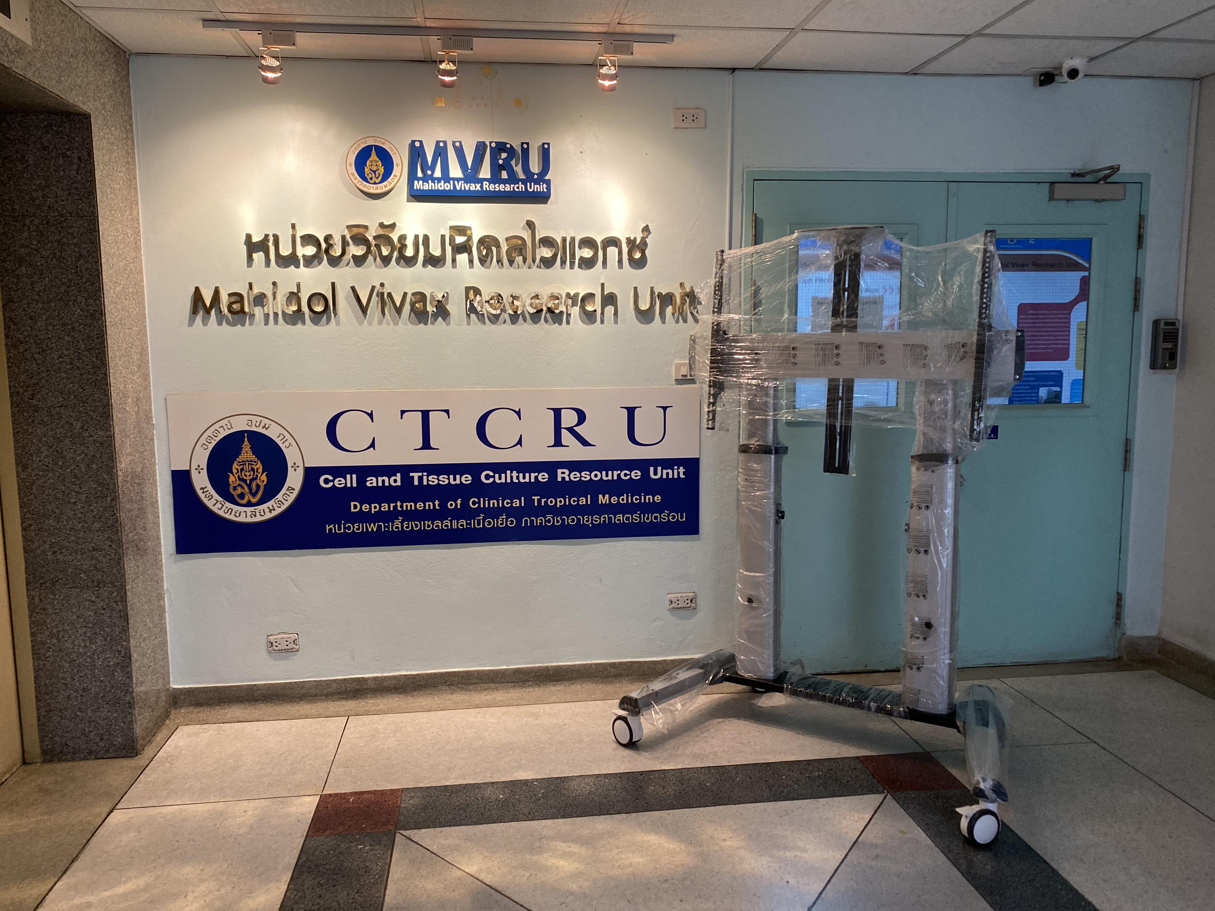 JMTVSTAND MT-F8200 ขาตั้งพื้นทีวีมีล้อเลื่อน(TV Stand) วัสดุ Aluminium อลูมิเนียม แบบล้อเลื่อนปรับสูง/ต่ำได้ 55"-98" นิ้ว{รับประกันสินค้า 3 ปี}0964746498