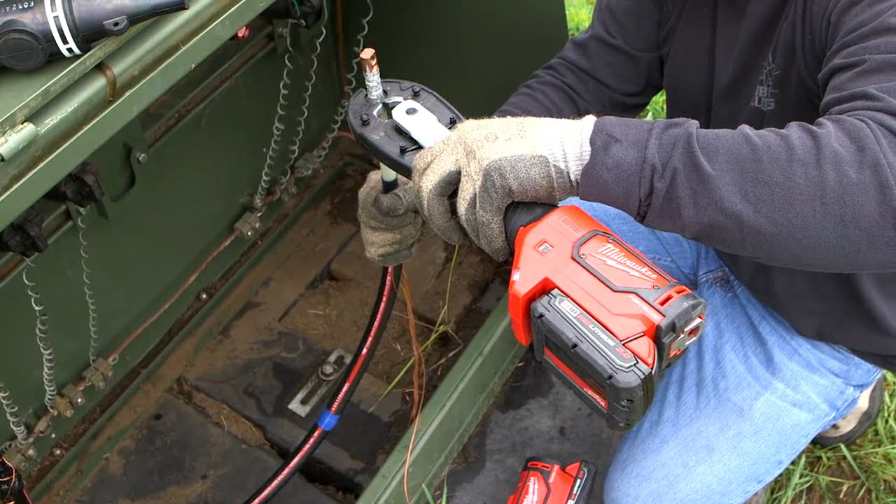 MILWAUKEE รุ่น M18 HCCT เครื่องย้ำสายเคเบิล ระบบไฮดรอลิค แรง 6 ตัน แรงดัน 18 โวลท์ เเครื่องเปล่า