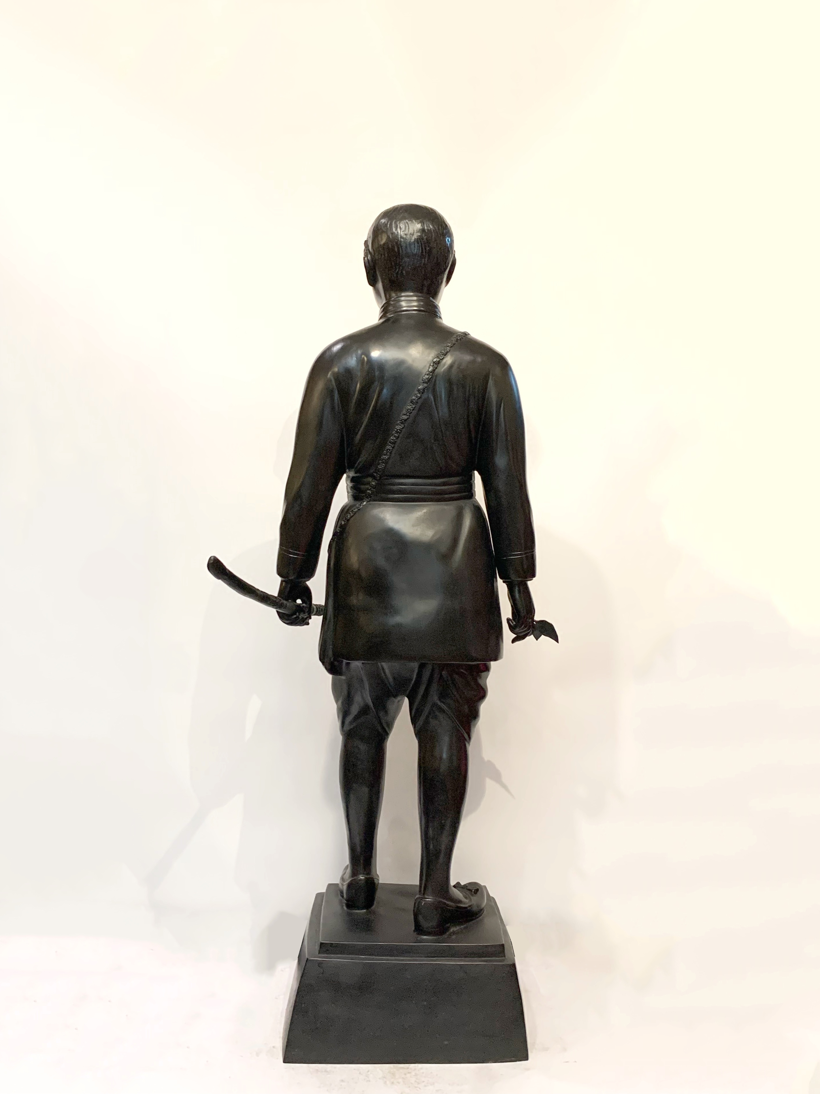 รัชกาลที่ 6 หน้าตัก 20 นิ้ว (สูง 112 cm)