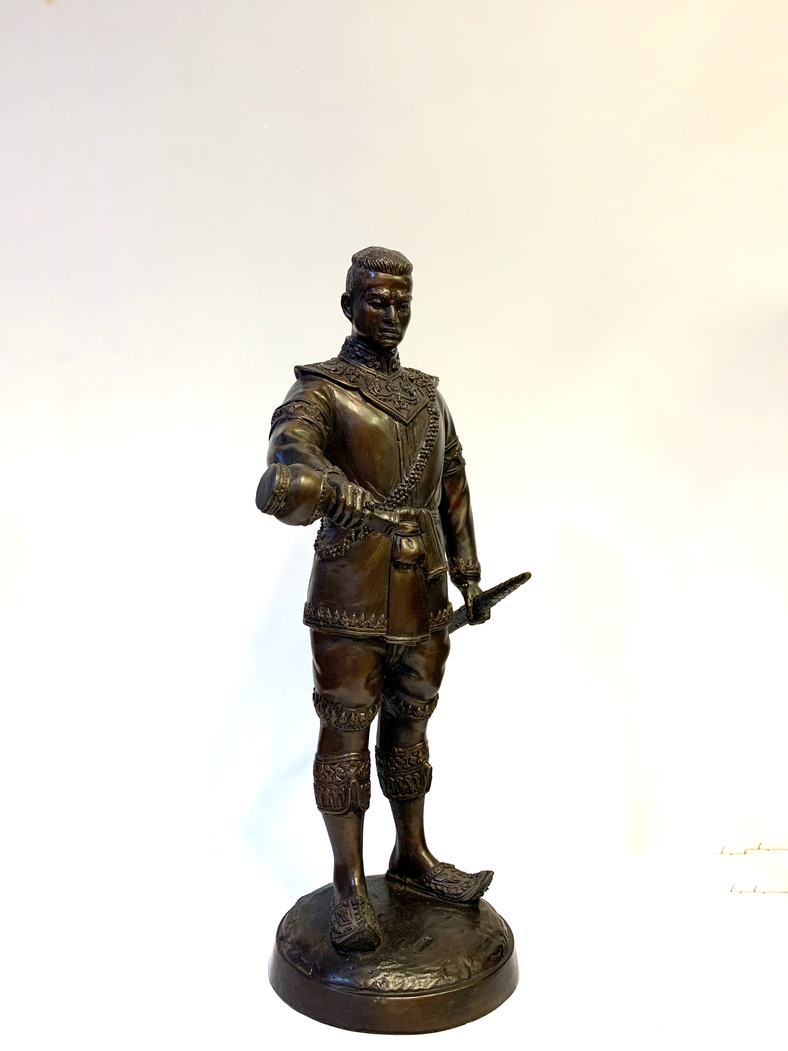 สมเด็จพระนเรศวรมหาราช ยืนหลั่งทักษิโณทก หน้าตัก 9 นิ้ว