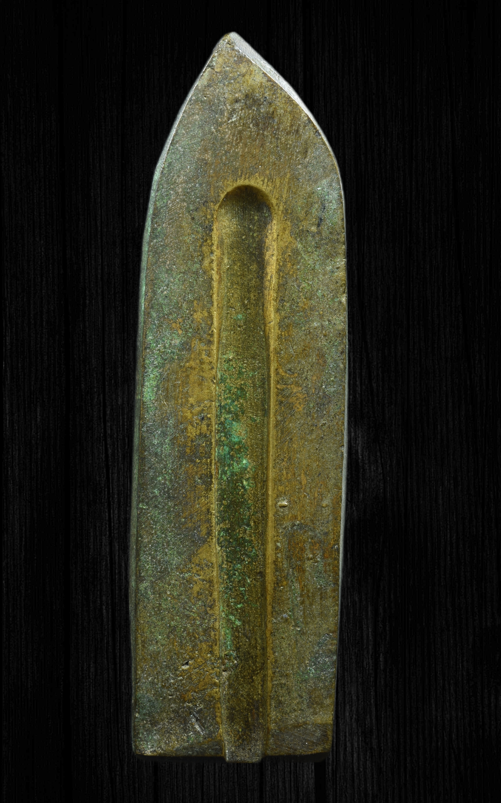 พระร่วงหลังรางปืน เนื้อทองเหลือง