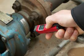 AMPROBE รุ่น IR-450 เครื่องวัดอุณหภูมิด้วยอินฟราเรด ย่านวัด -30 ถึง 500 องศาเซลเซียส แบบ 3-in-1 ( แบบพกกระเป๋า มีไฟฉายในตัว มีเลเซอร์ชี้เป้า)