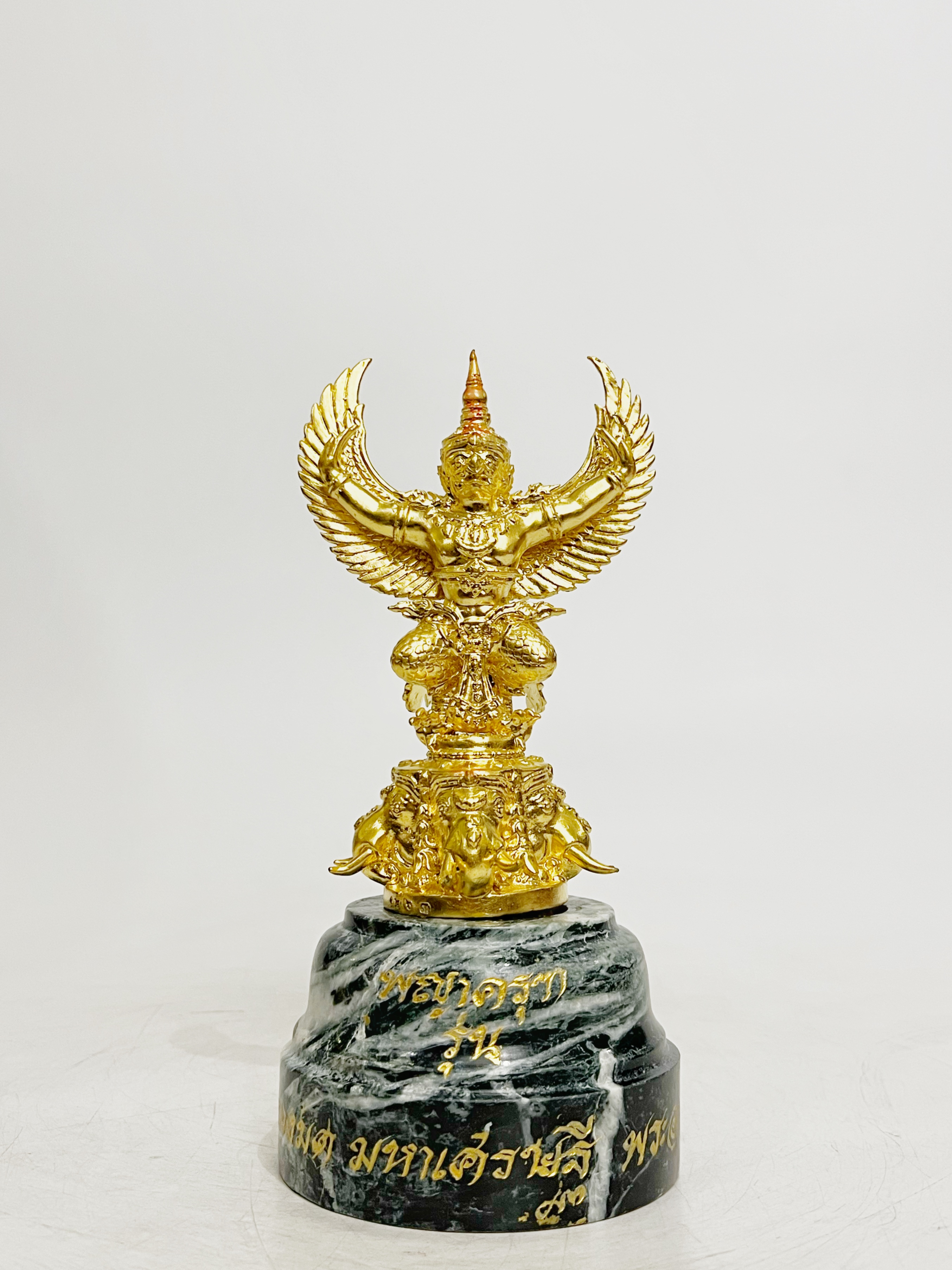พญาครุฑ องค์บูชา รุ่น มหาเศรษฐี สูง 8 นิ้ว (ขนาดกลาง)