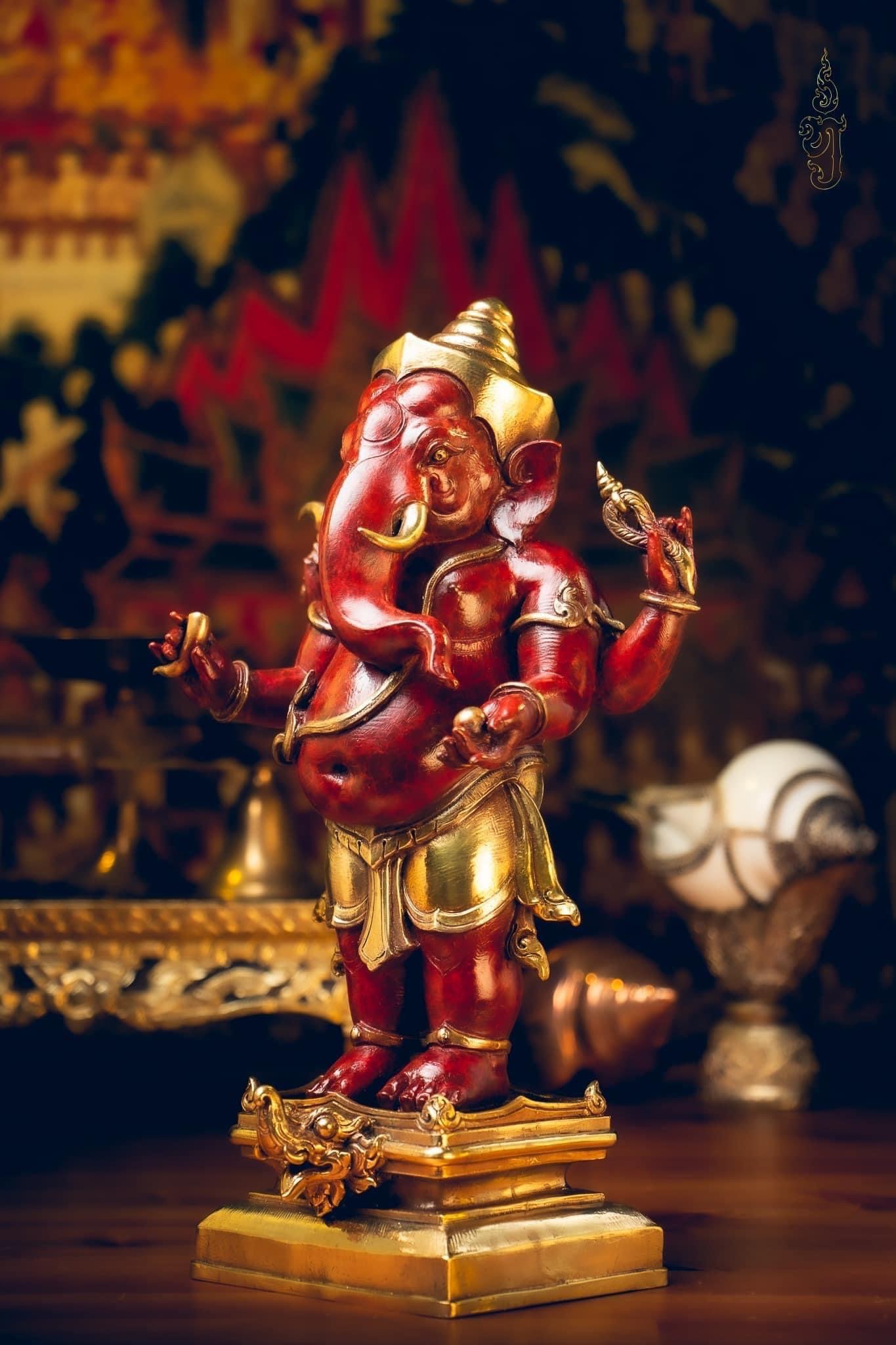 ปิด : ผลงาน "พระวินายักจตุรถีคเณศวร์" เทวรูปสรงน้ำ