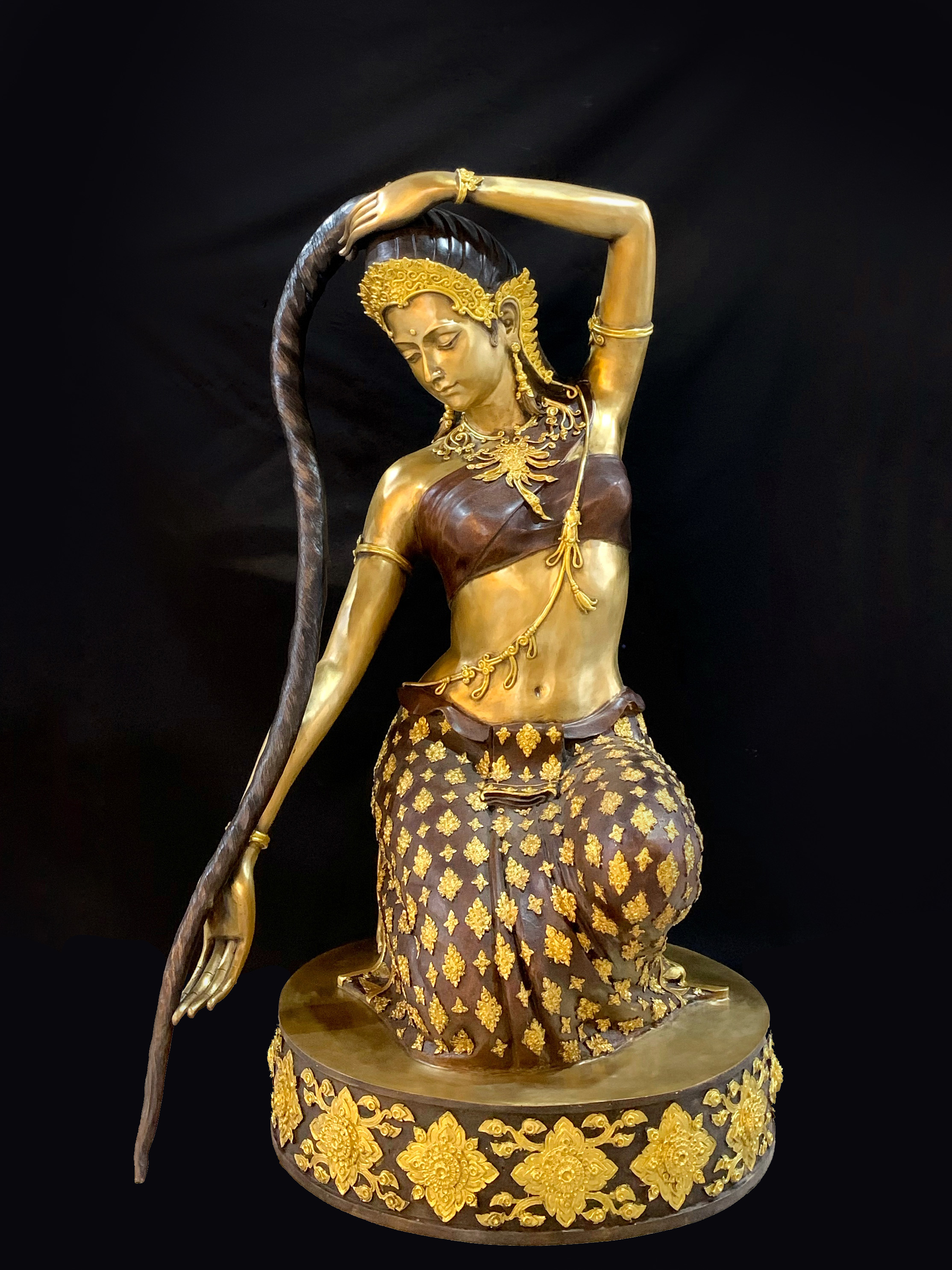 พระแม่ธรณีบีบมวยผม หน้าตัก 30 นิ้ว