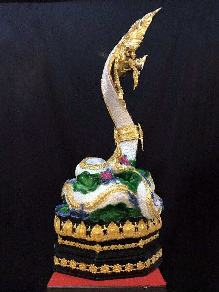 พญานาค สูง 149 cm.