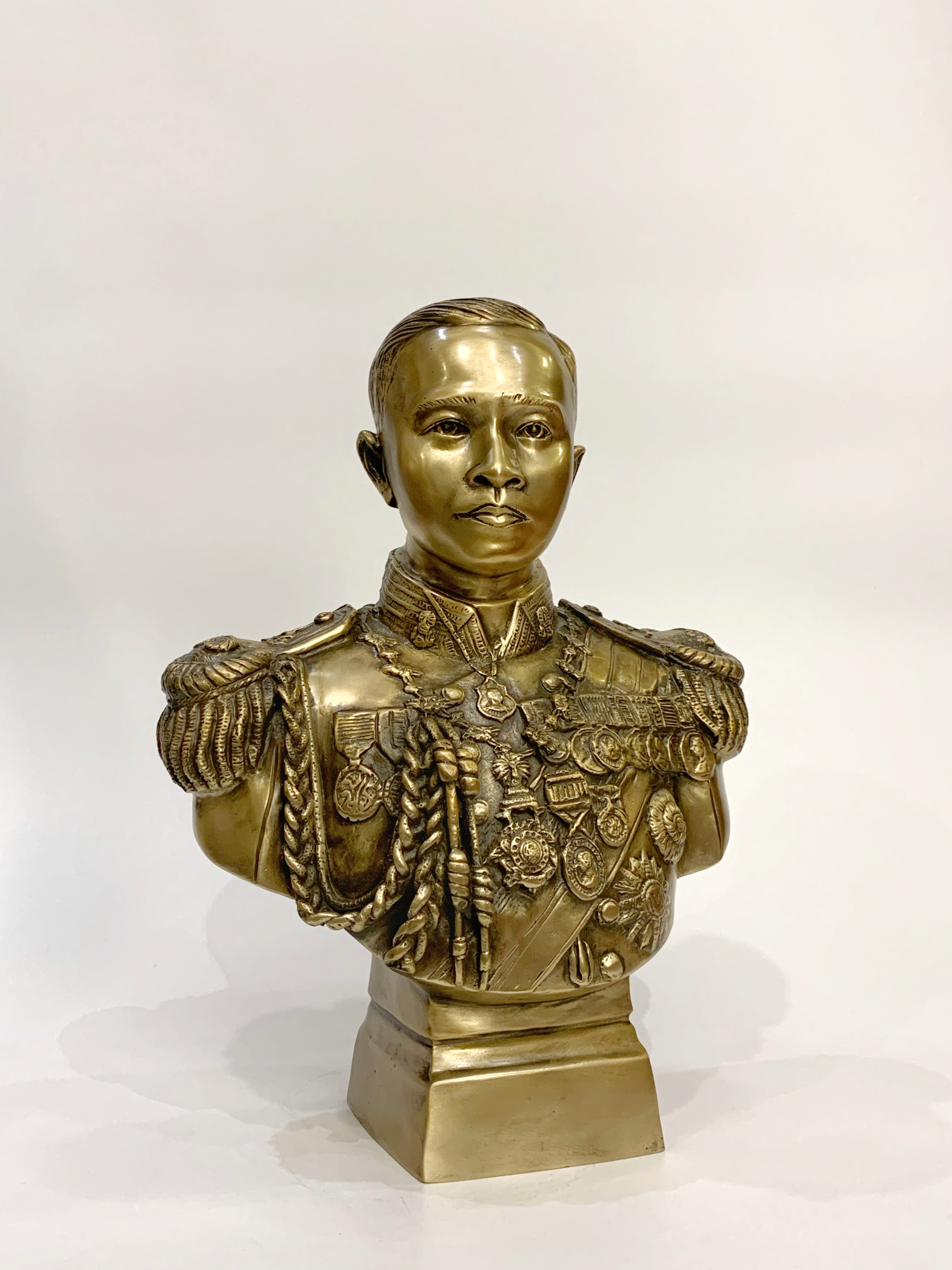 เสด็จเตี่ยกรมหลวงชุมพร ครึ่งพระองค์