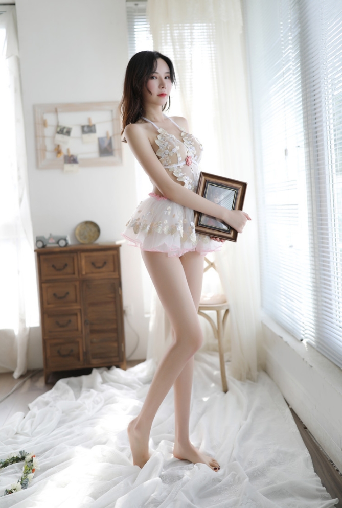 ชุดนอนซีทรู ชุดเจ้าสาวเซ็กซี่ สายหวานระบายชมพู