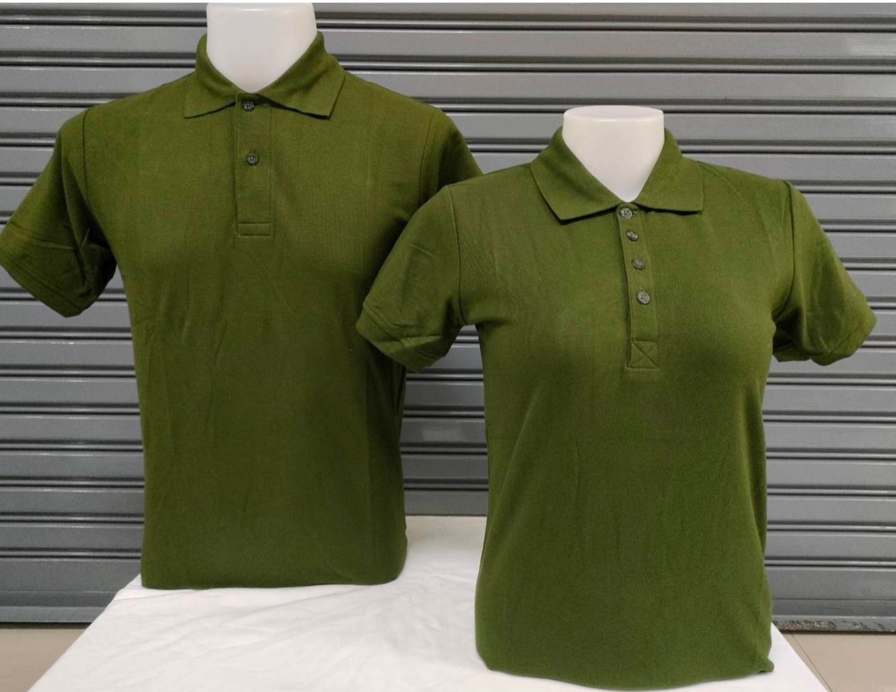 เสื้อโปโลสีเขียวขี้ม้า