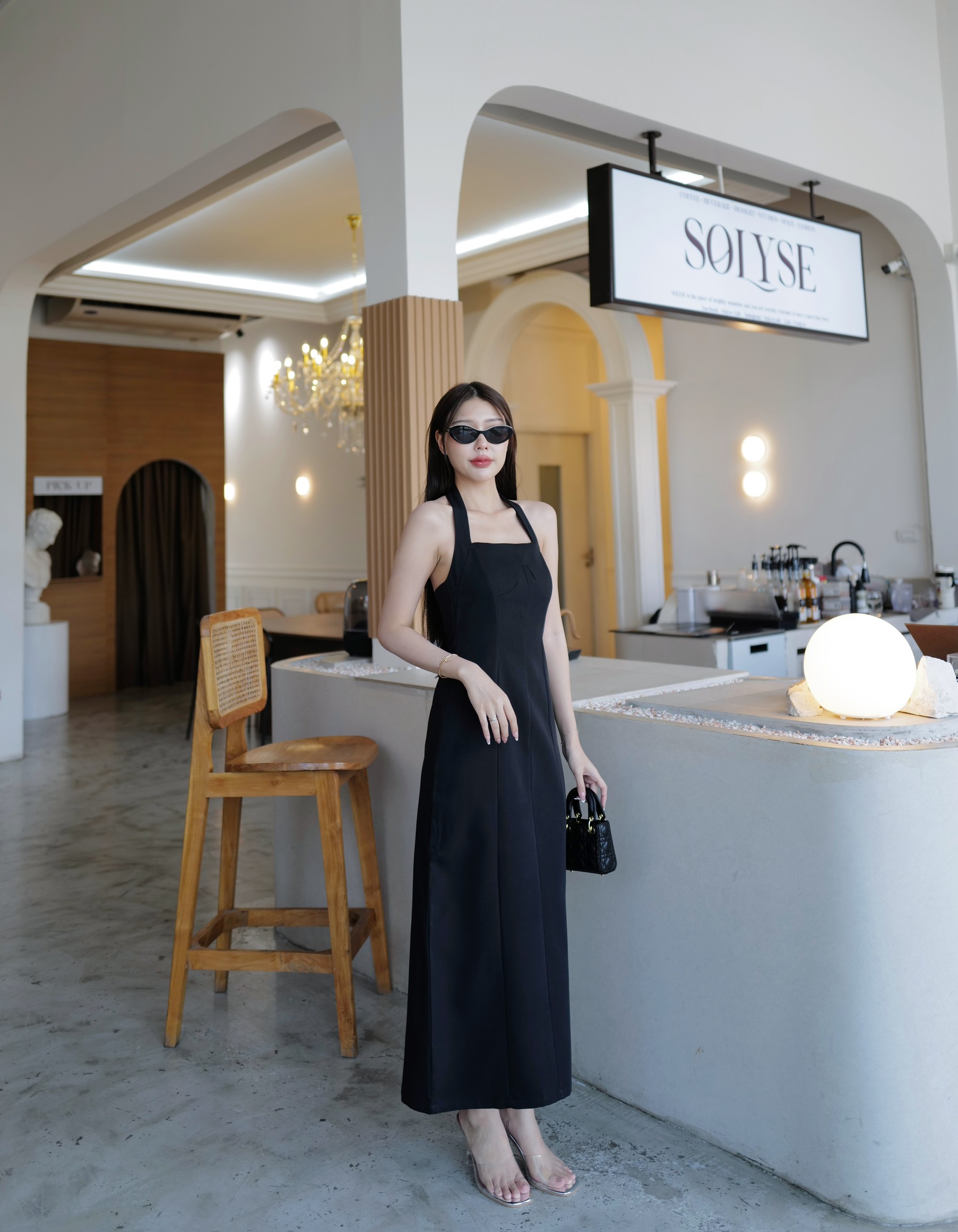 #5051#Eve 💕💕งานเดรสค้องคอเว้าหลัง ทรงคุณหนูมากค่ะ เป็นซิปด้านหลัง ผ่าหลัง