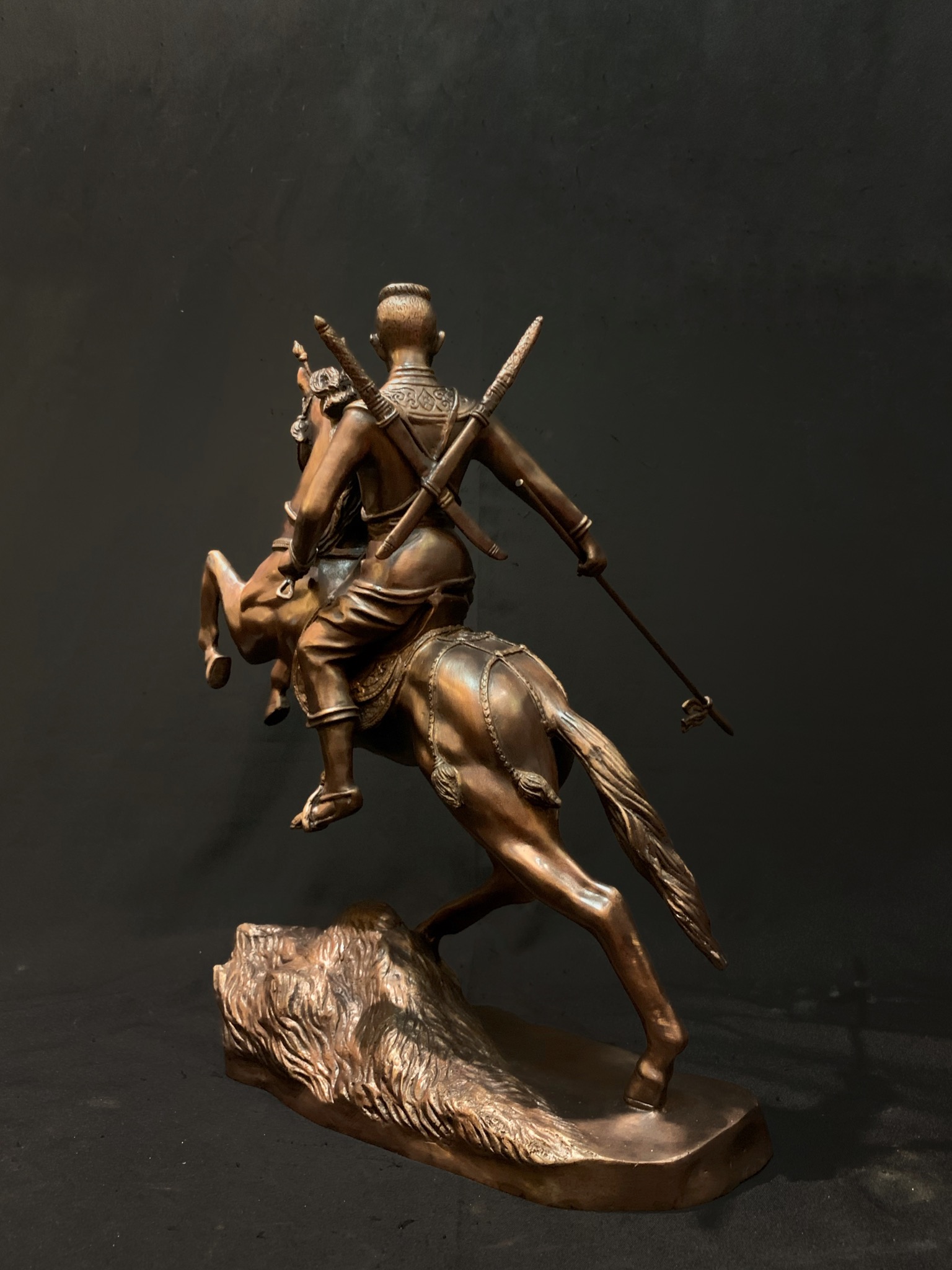 พระนเรศวรมหาราช ปราบไพรี หน้าตัก 9 นิ้ว (ทรงทวน)