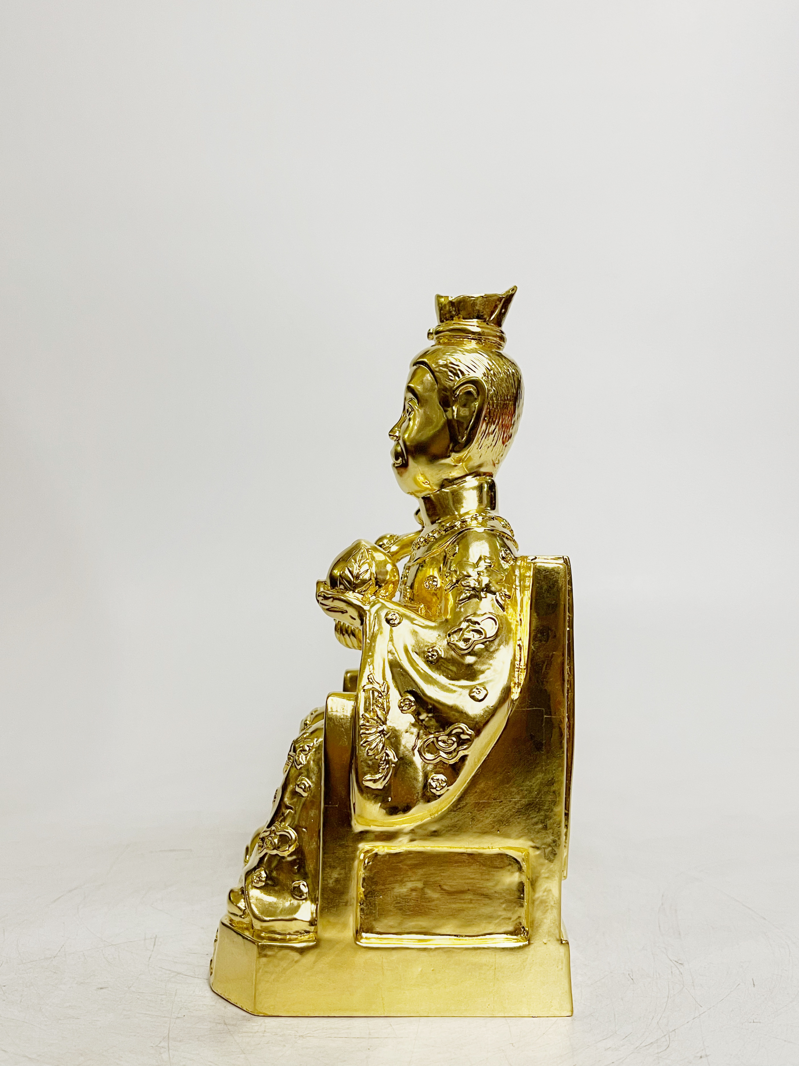 ตัวอย่างงานลงรักปิดทองคำเปลวเต็มองค์