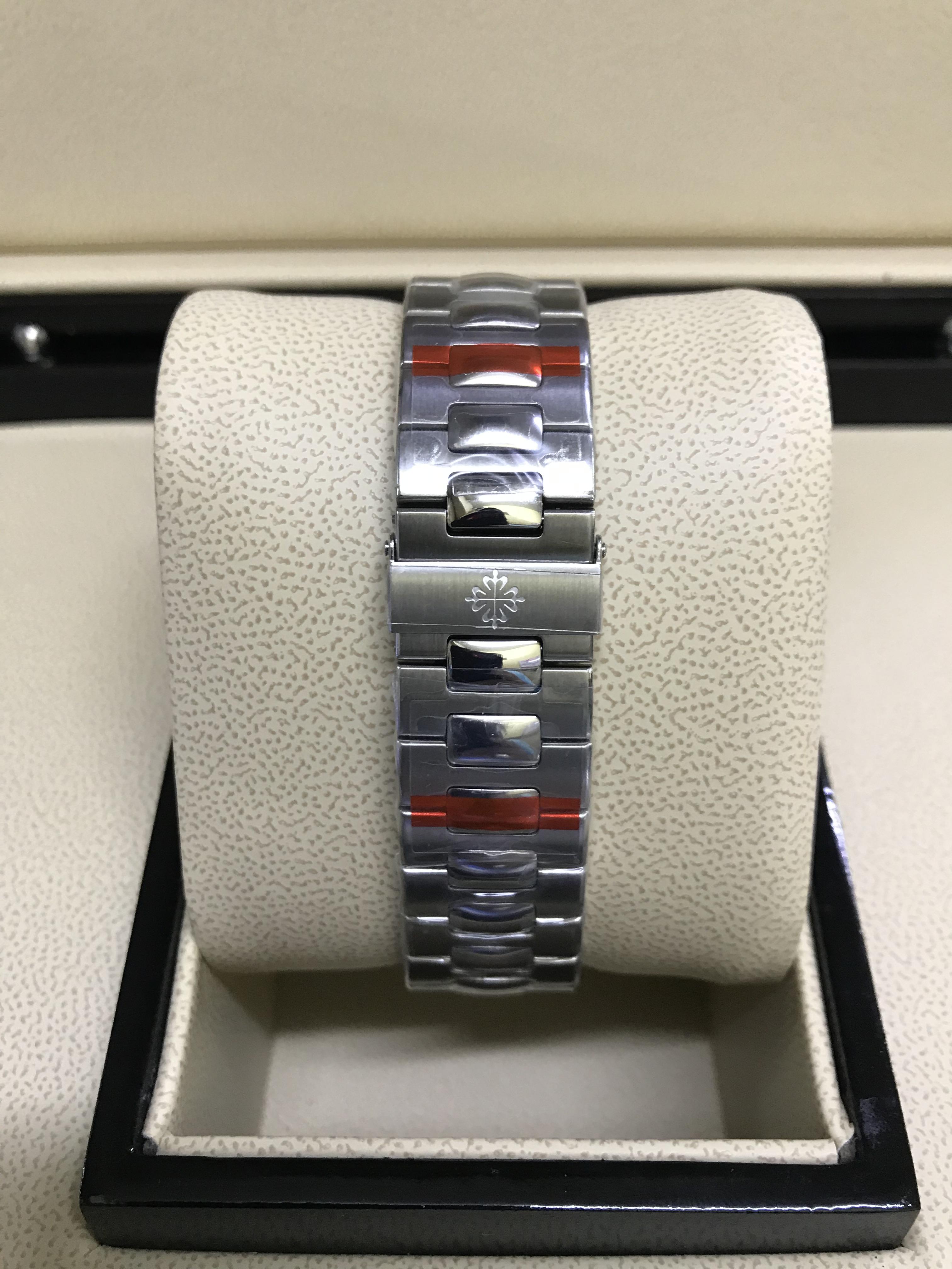 Patek Philippe Nautilus 5712/1A (Swiss)