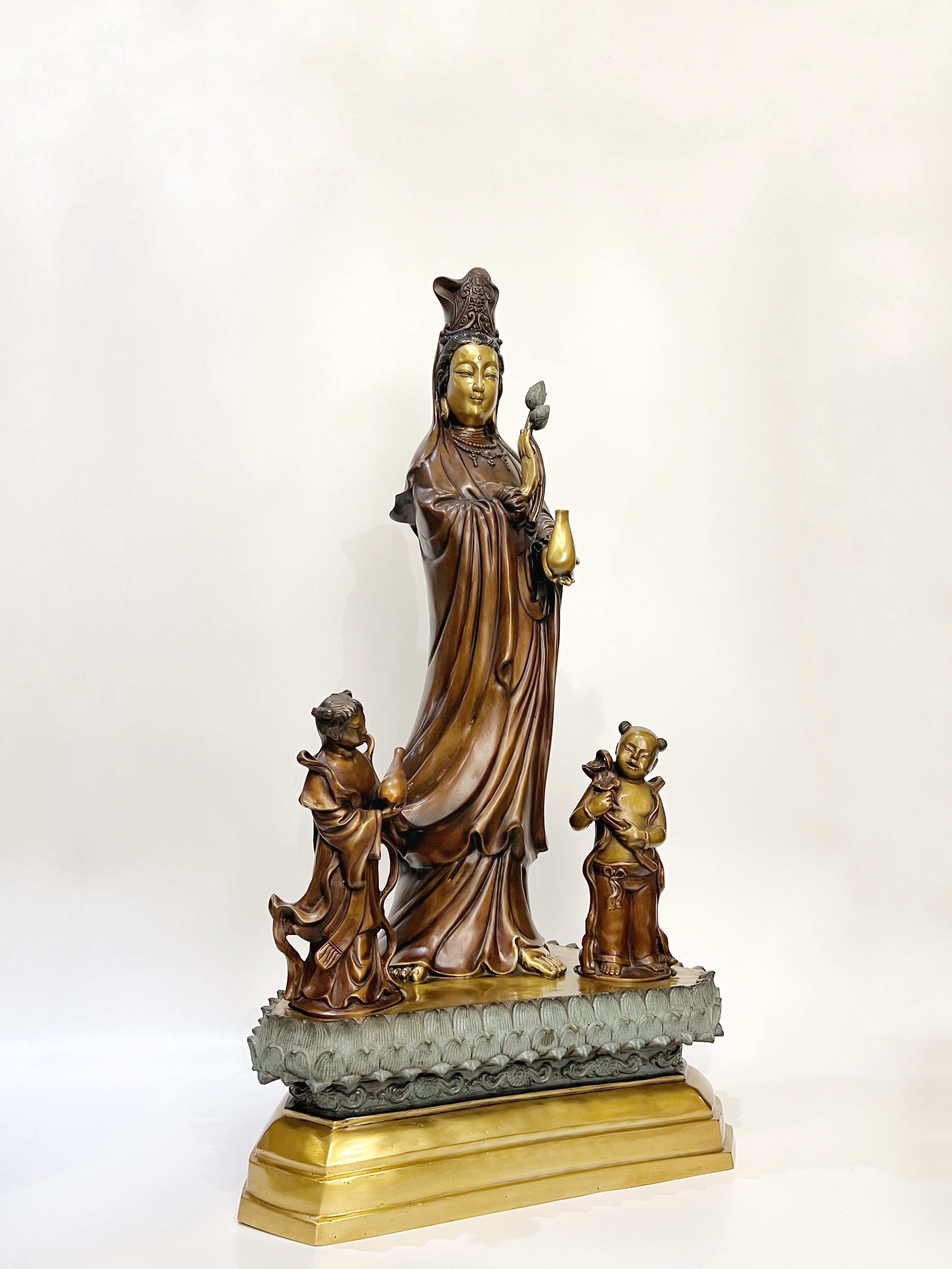 พระโพธิสัตว์กวนอิม ศาลเจ้าแม่กวนอิม(ตำหนักโชคชัย4)