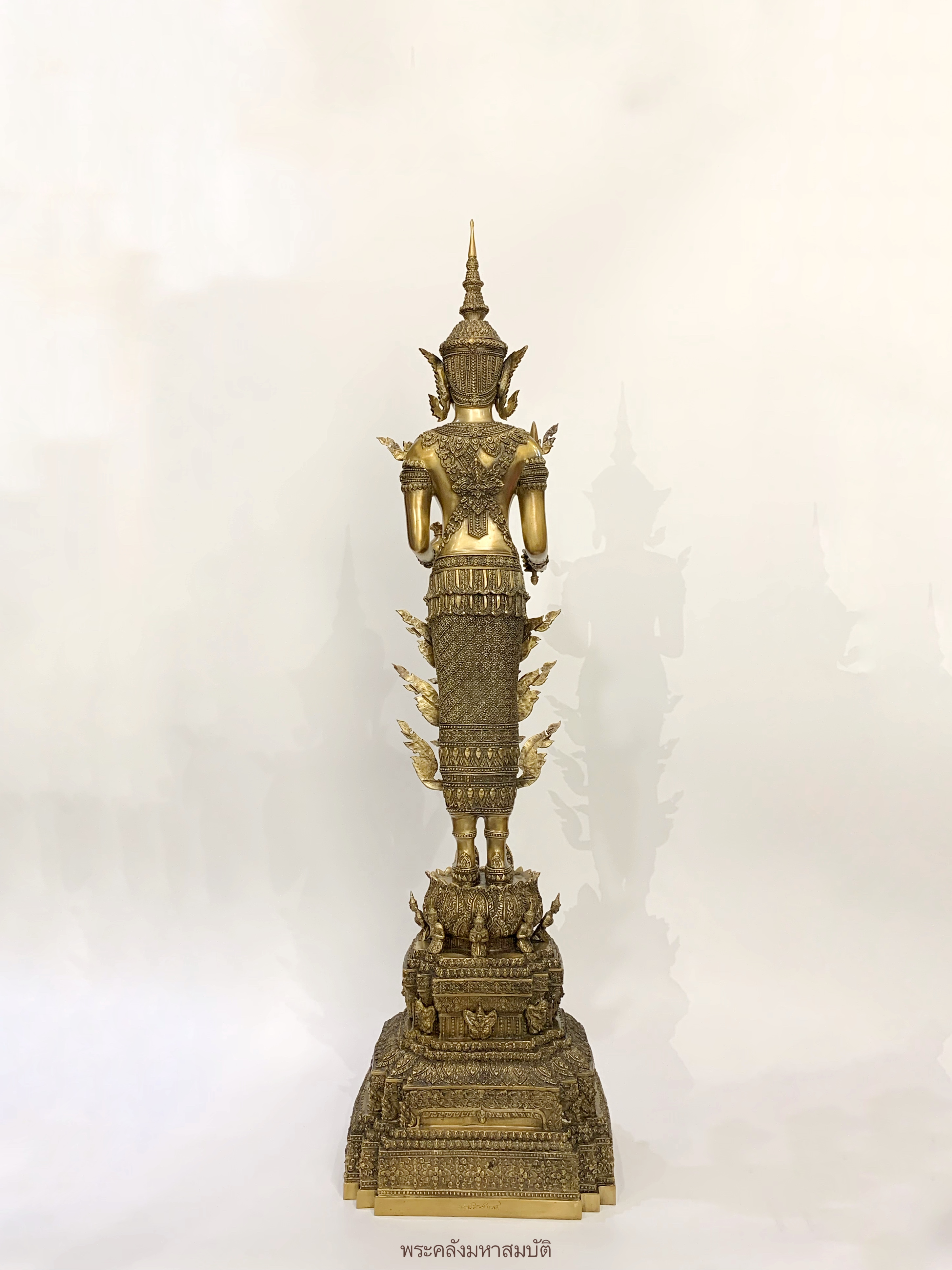 พระพุทธรูป ทรงเครื่องจักพรรดิ์ หน้าตัก 9 นิ้ว (ครบทั้ง 13 ปาง)