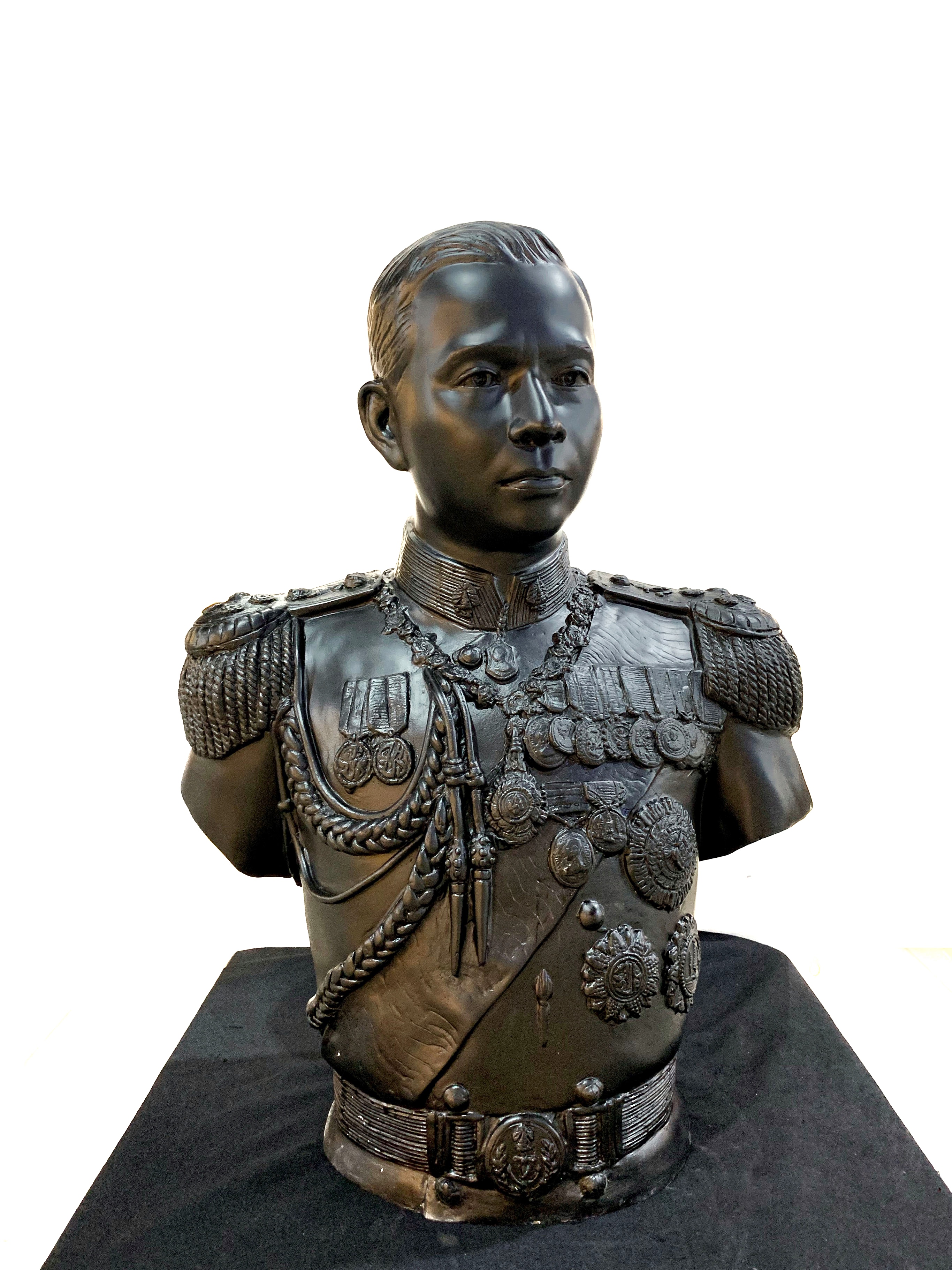 เสด็จเตี่ยกรมหลวงชุมพร ครึ่งพระองค์ (ขนาดเท่าจริง)