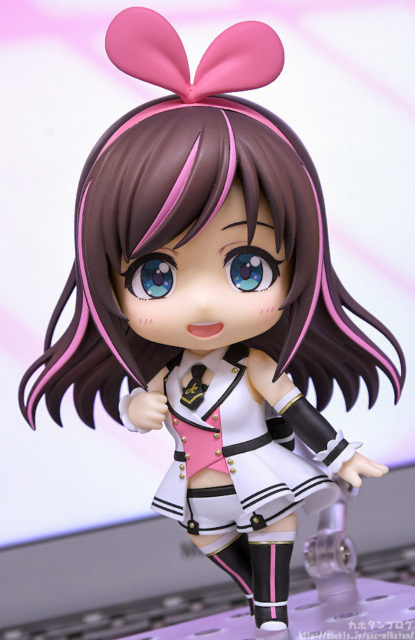 [In-Stock] Kizuna Ai 2019 Ver. - Nendoroid #1115 (Good Smile Company)