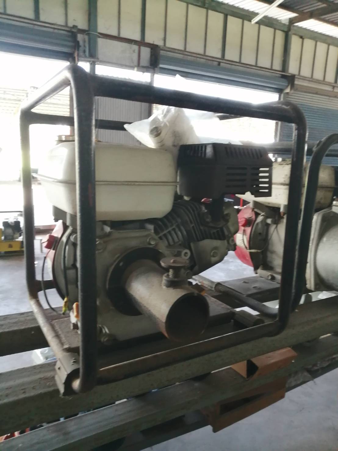 เครื่องจี้ปูน HONDA เขี้ยว (เฉพาะแท่น)