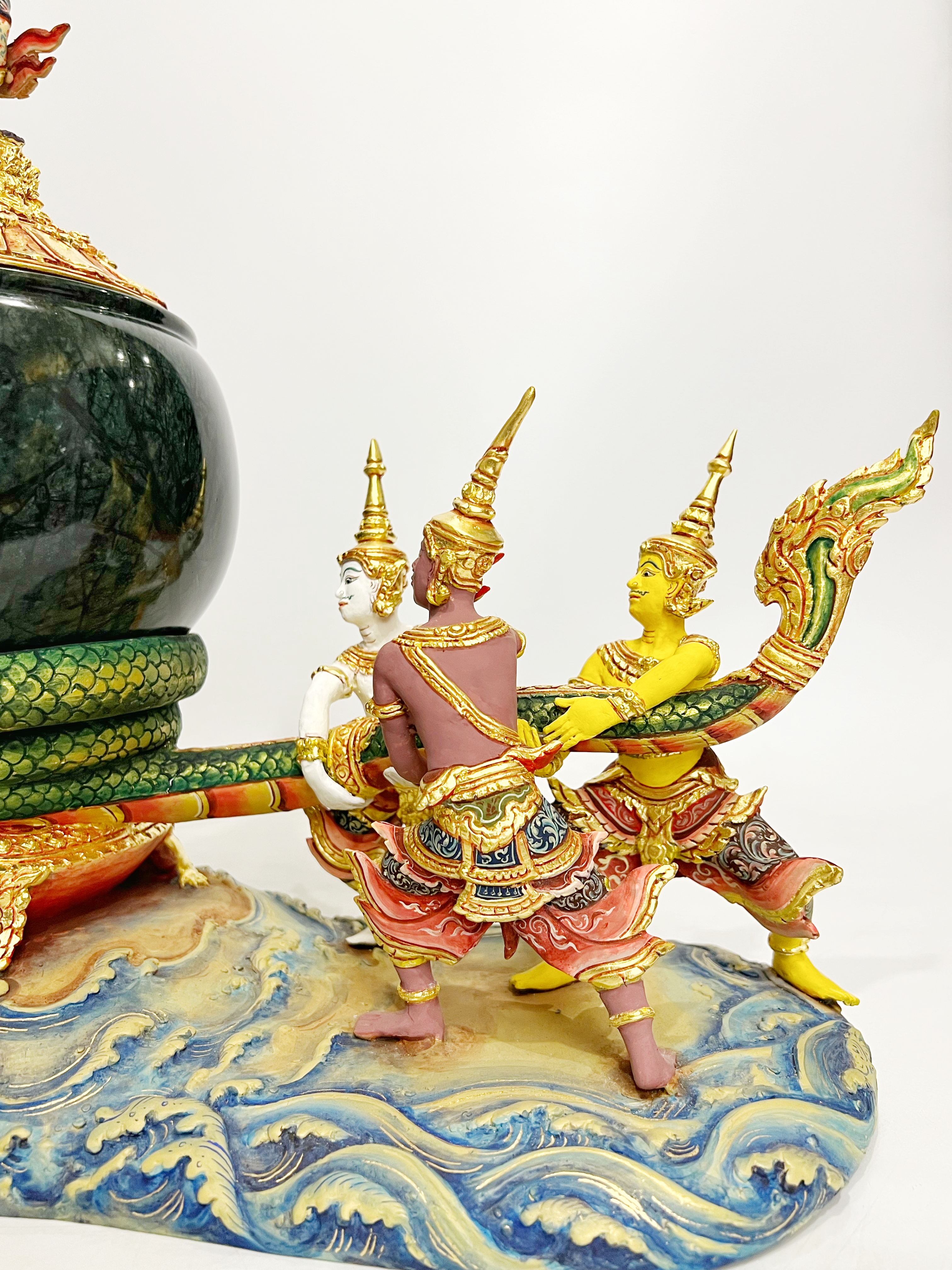 ครอบน้ำอมฤต พระนารายณ์กวนเกษียรสมุทร พร้อมฐานหินอ่อน