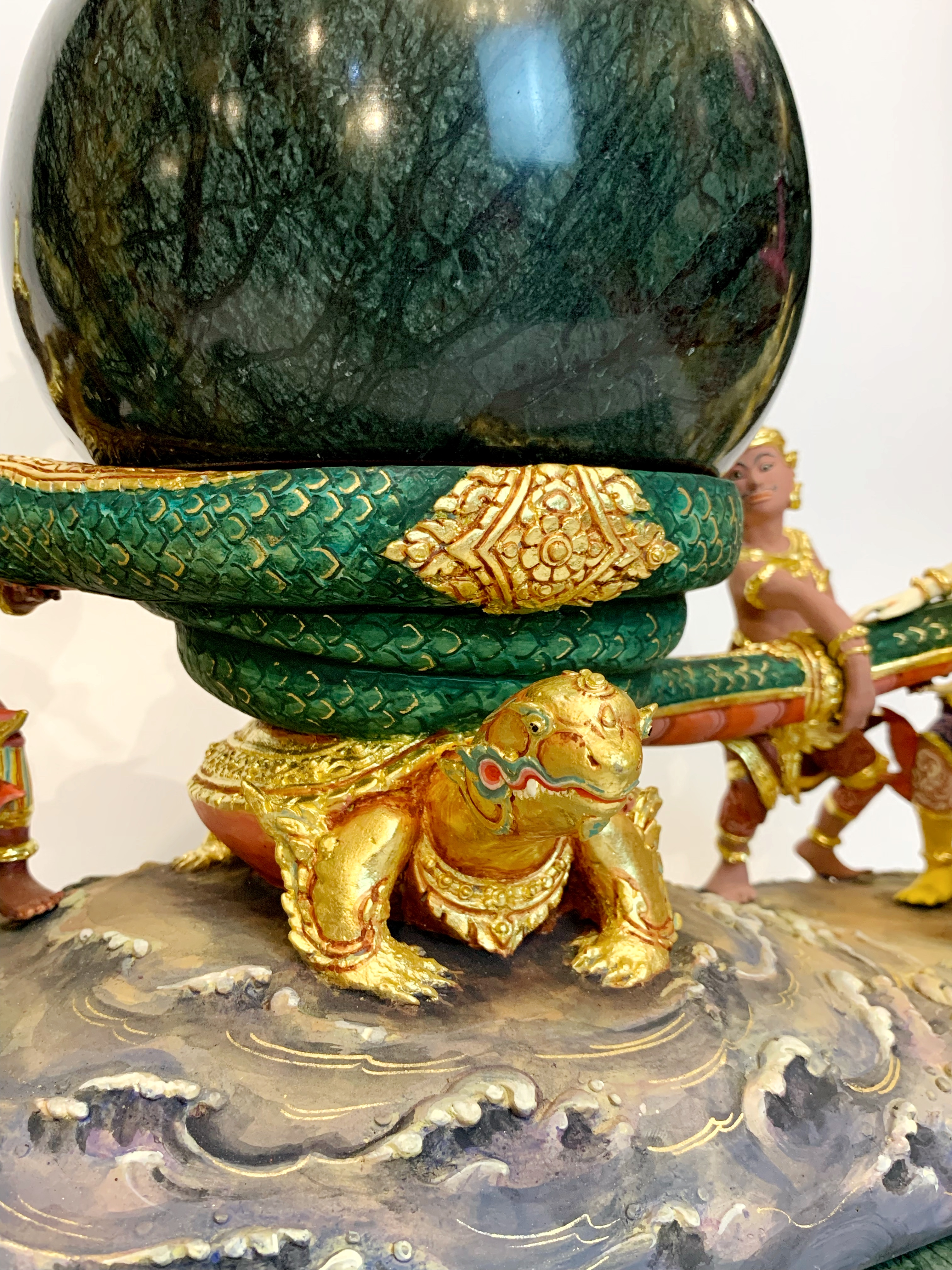 ครอบน้ำอมฤต พระนารายณ์กวนเกษียรสมุทร พร้อมฐานหินอ่อน