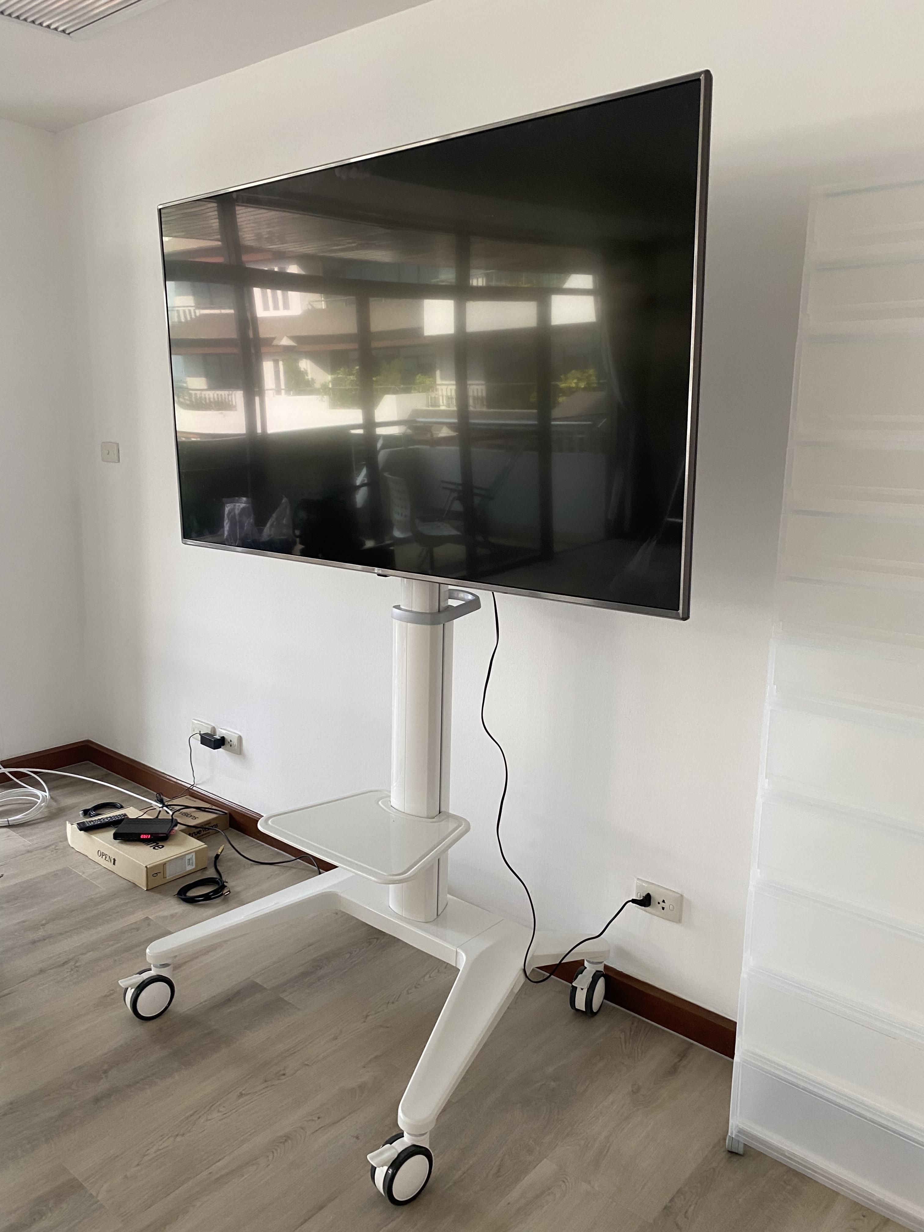 ล้อขาตั้งทีวี วัสดุพลาสติก+ยาง แบบแข็ง ขนาด 4 นิ้ว ใหญ่แข็งแรง ชุด 4 ชิ้น ขาว/ดำ0964746498