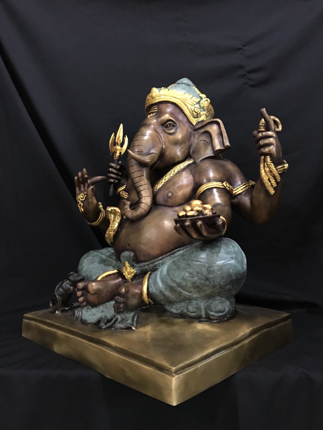 พระพิฆเนศ ปางเอกทันตะ หน้าตัก 16 นิ้ว (ฐานเหลี่ยม)