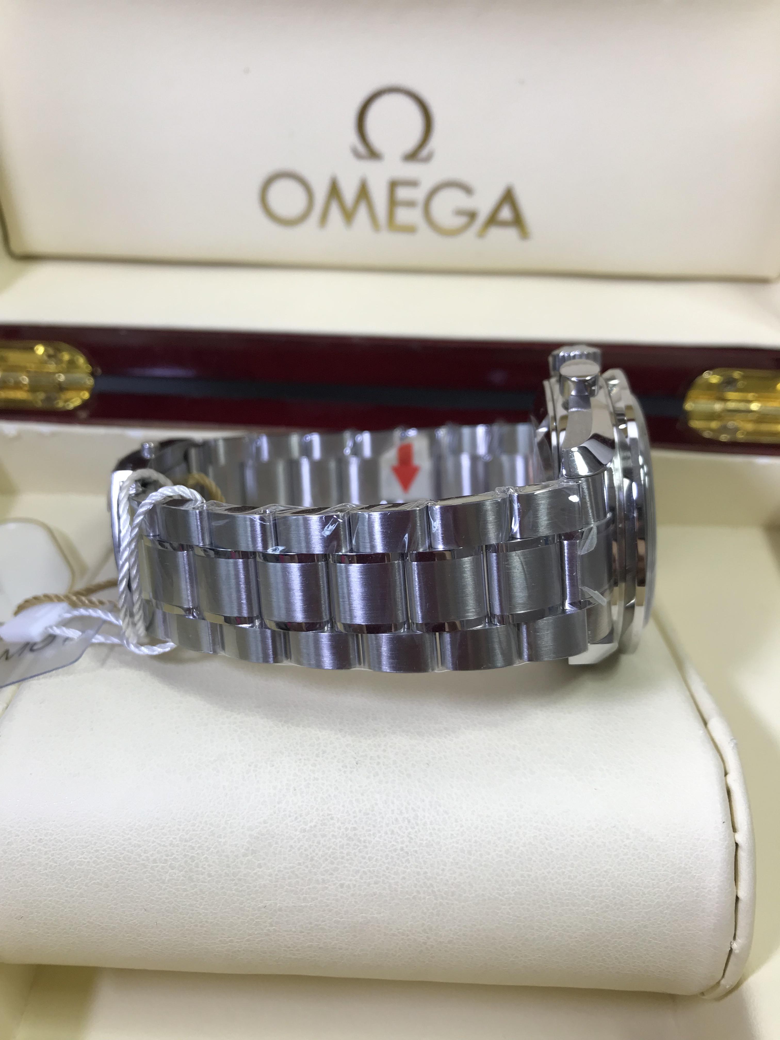 Omega Speedmaster Moonwatch