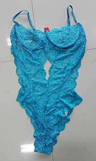 ชุดนอนไม่ได้นอน ชุดนอนซีทรู ลูกไม้วันพีท เจาะกลางชุด ขาเว้าสูง สีฟ้าสดใส